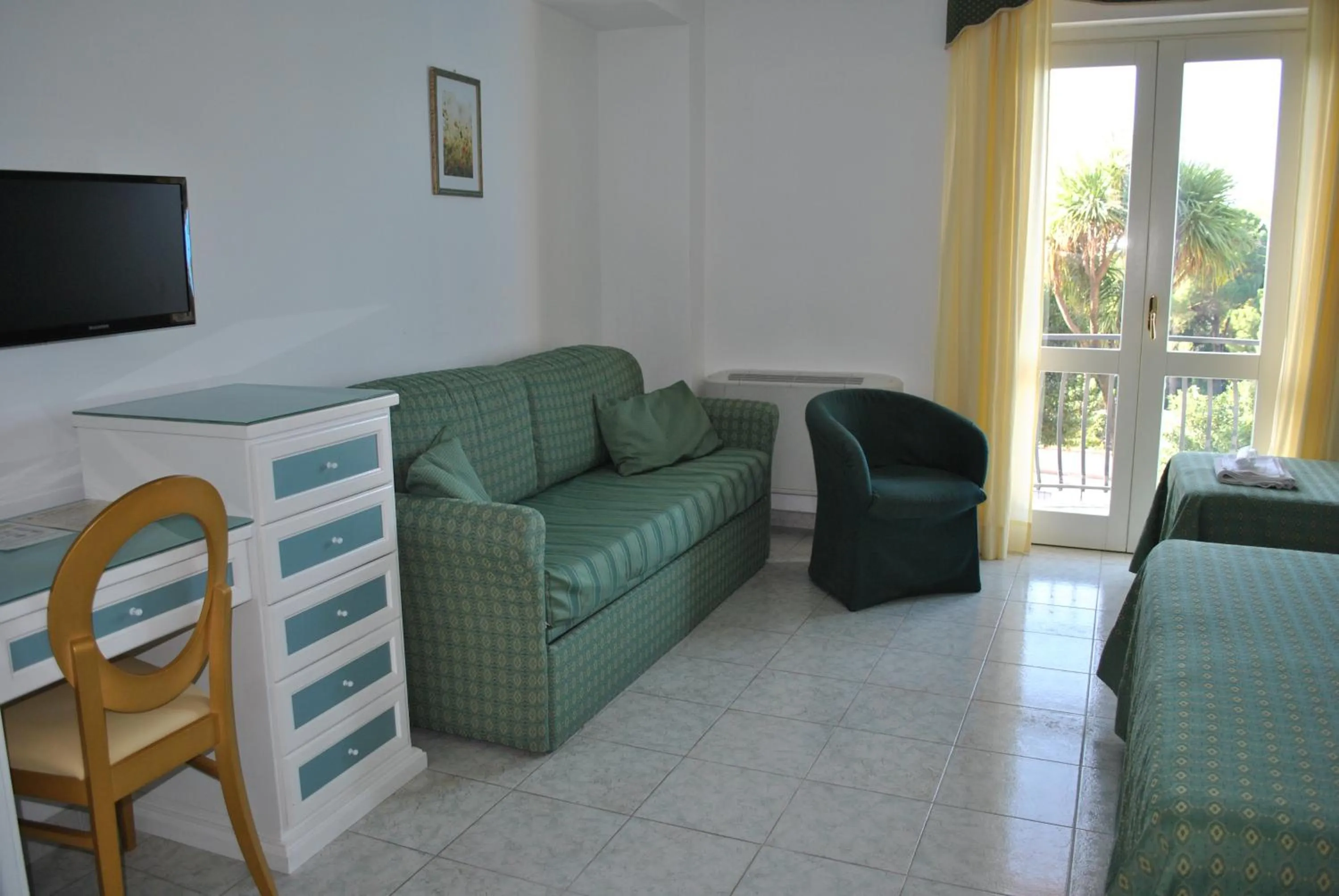 Bedroom in Hotel Ristorante Borgo La Tana