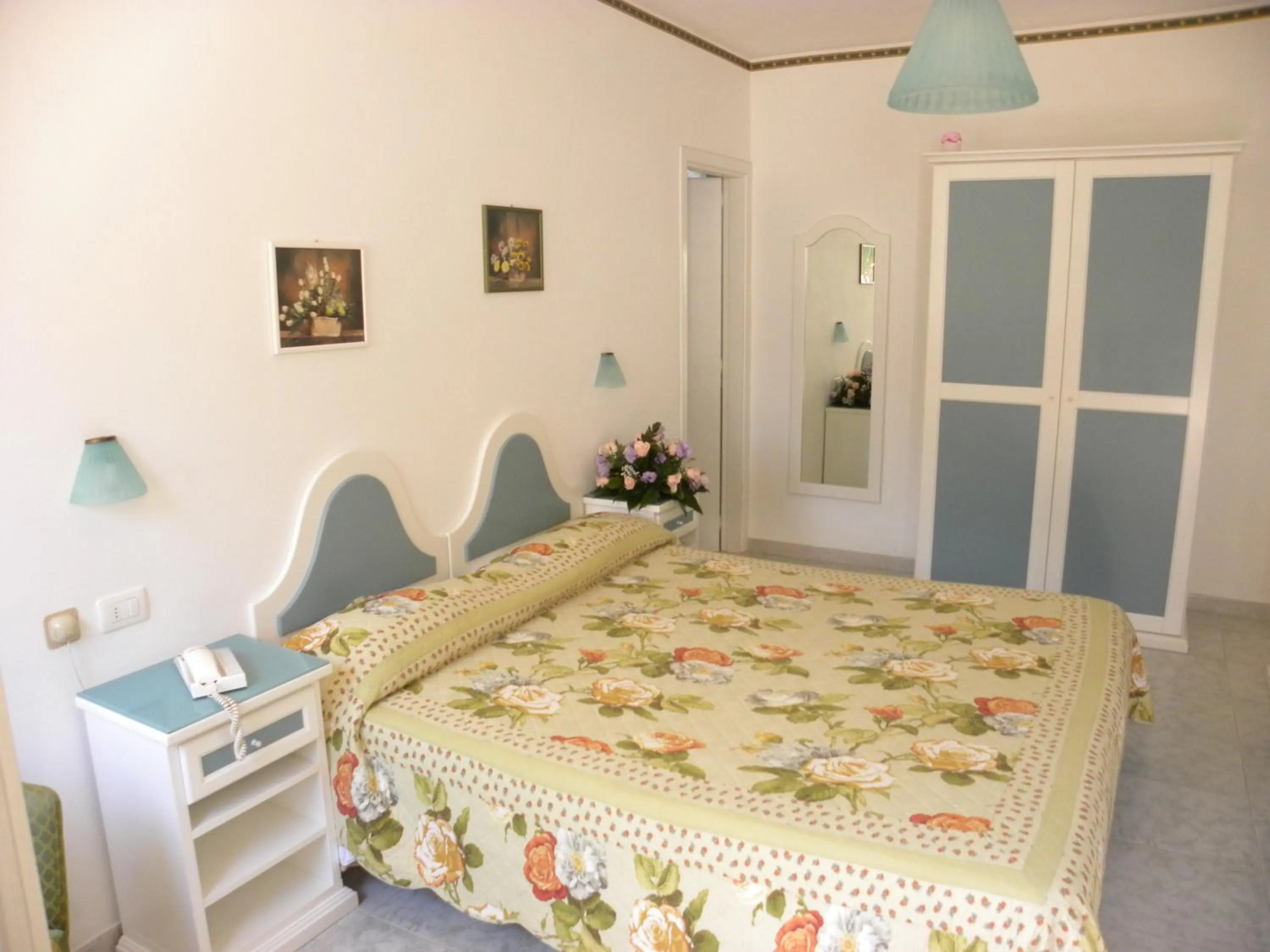 Bedroom, Bed in Hotel Ristorante Borgo La Tana