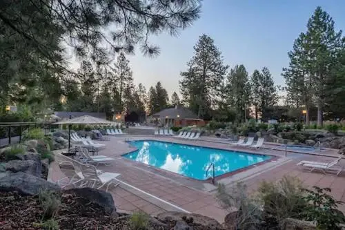 Swimming pool in Seventh Mountain Resort