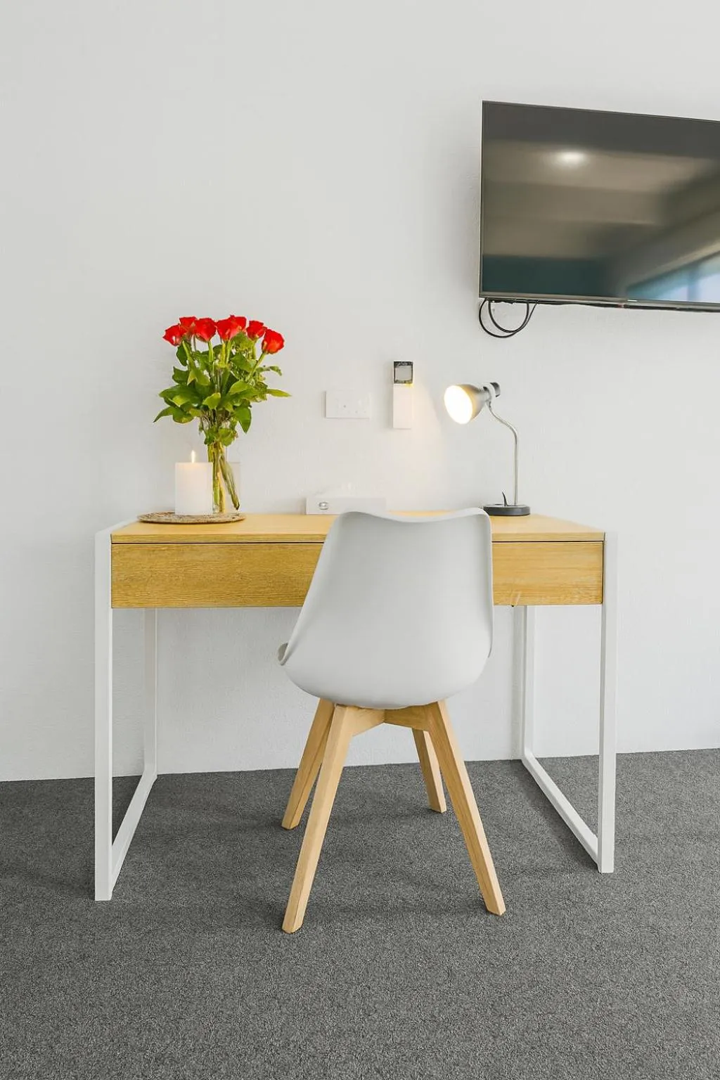 TV and multimedia in Coast Motel Eden