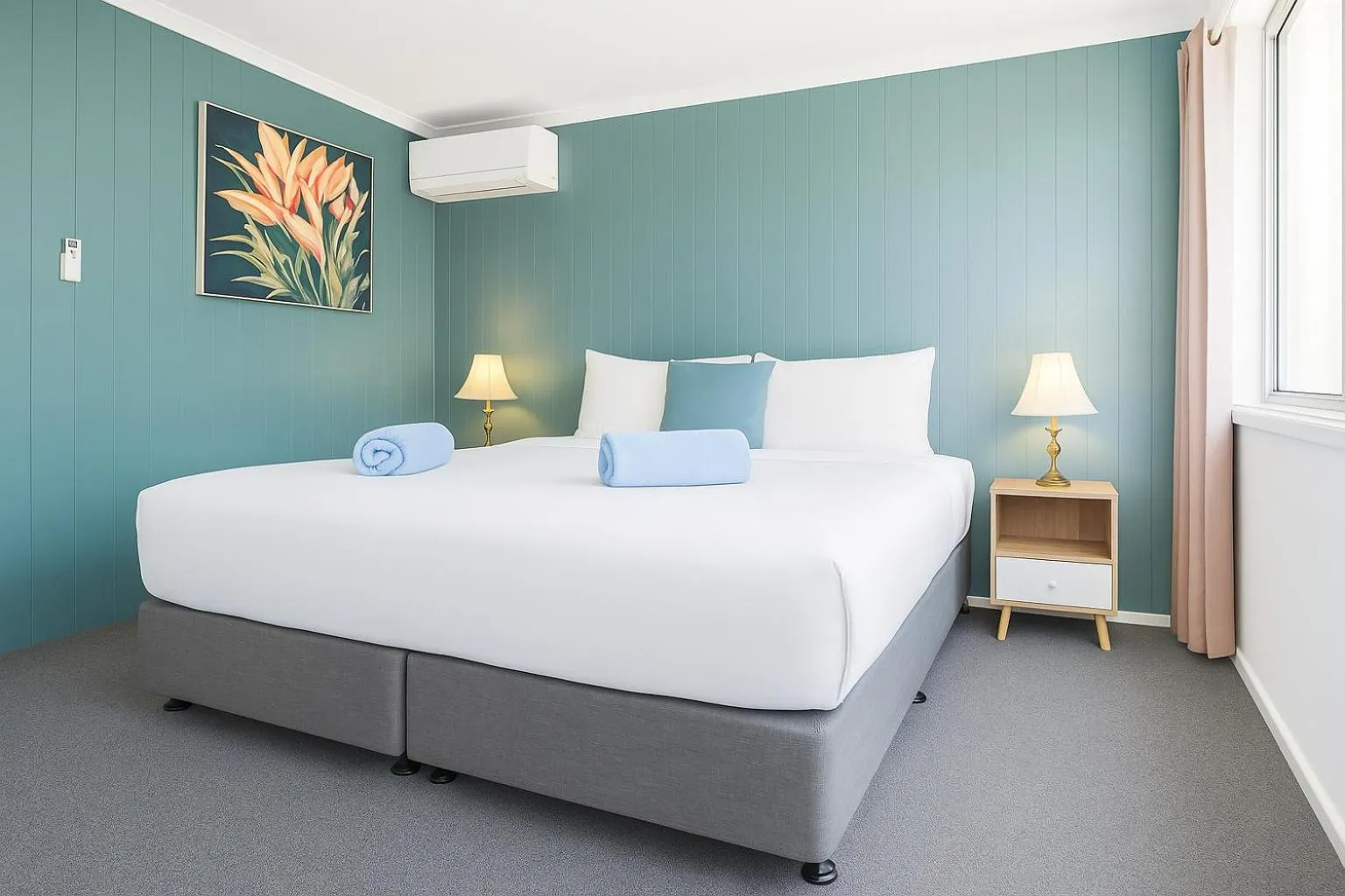 Bed in Coast Motel Eden