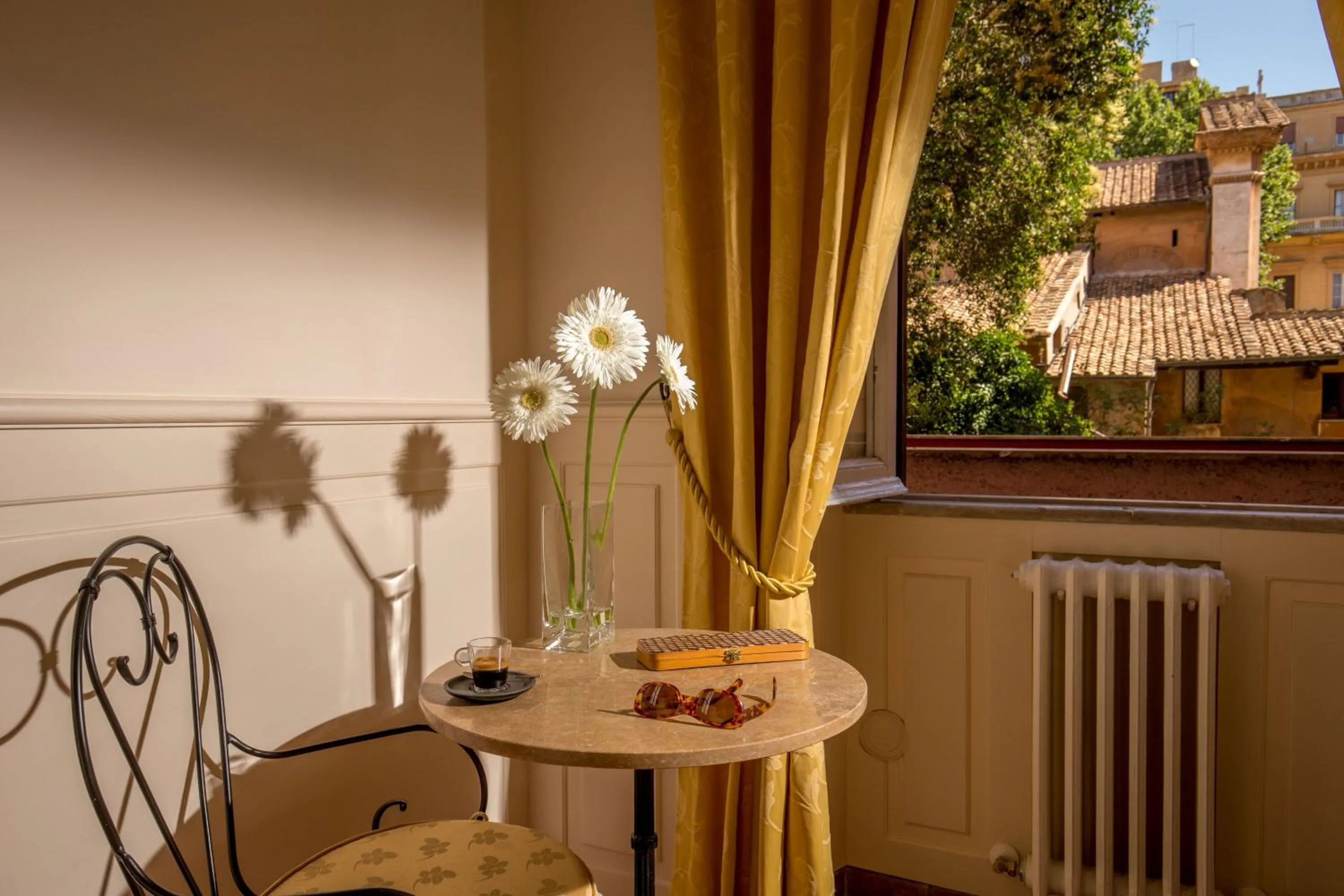 Seating area in Aenea Inn