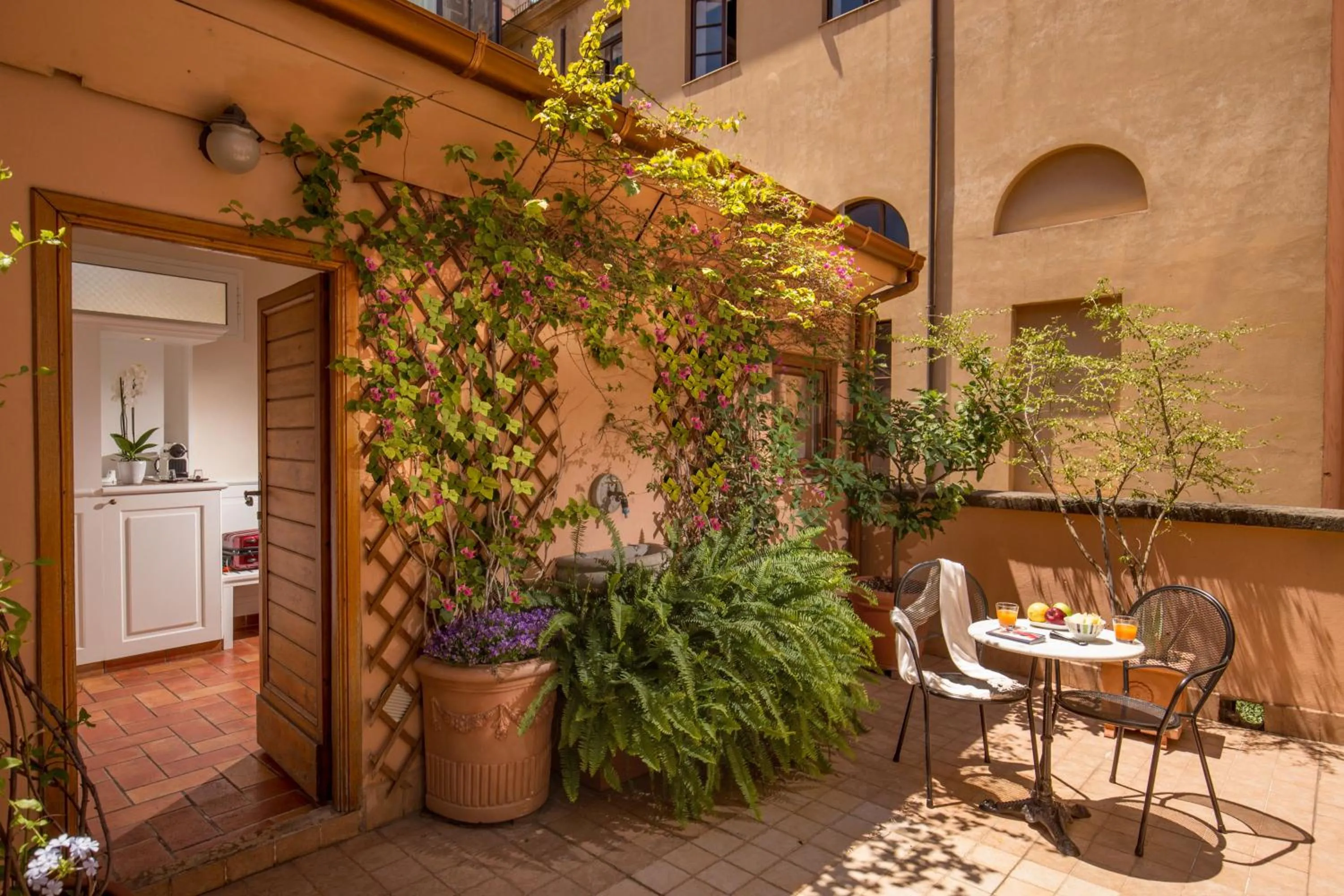 Patio in Aenea Inn