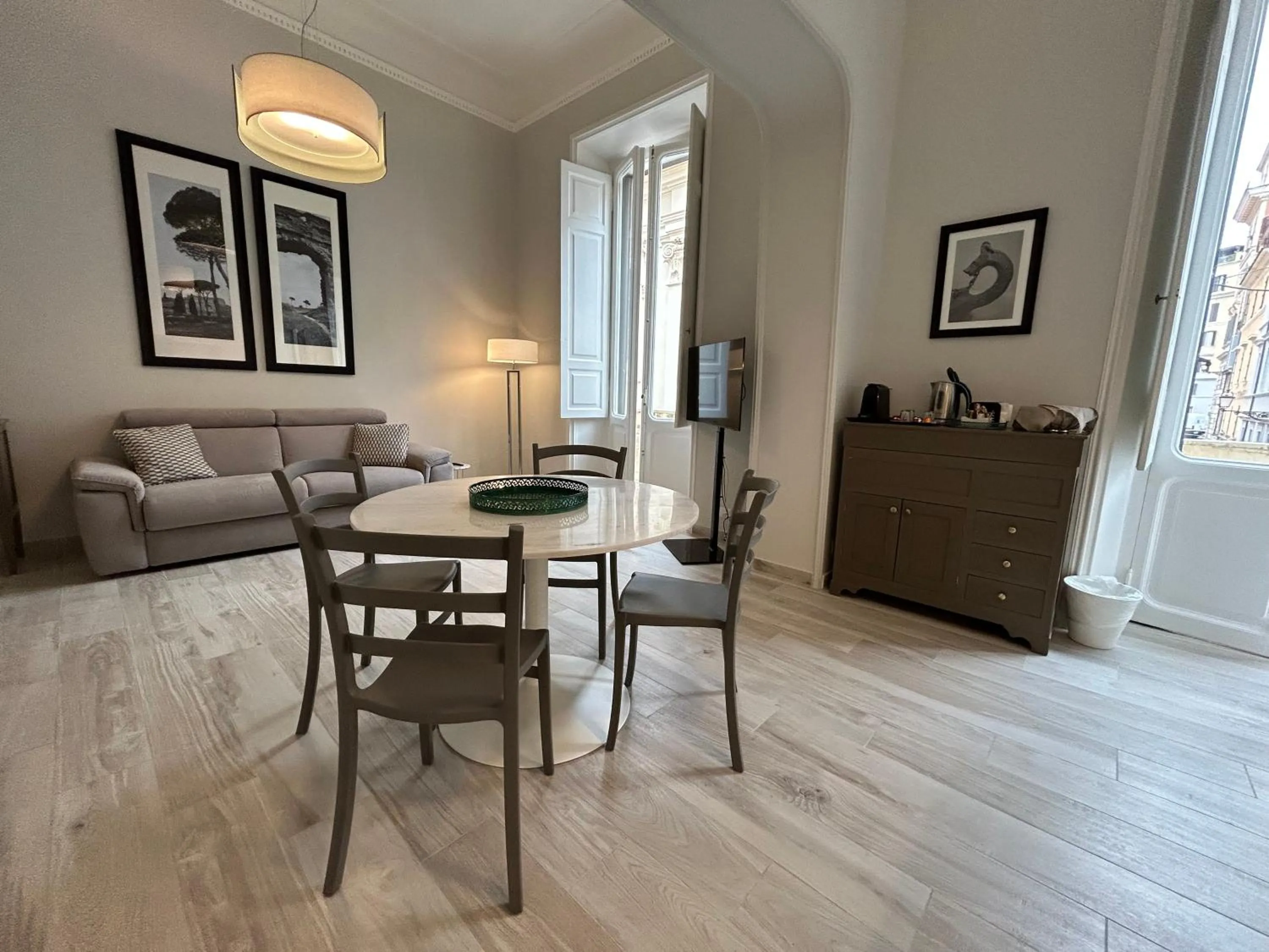 Living room in Aenea Inn