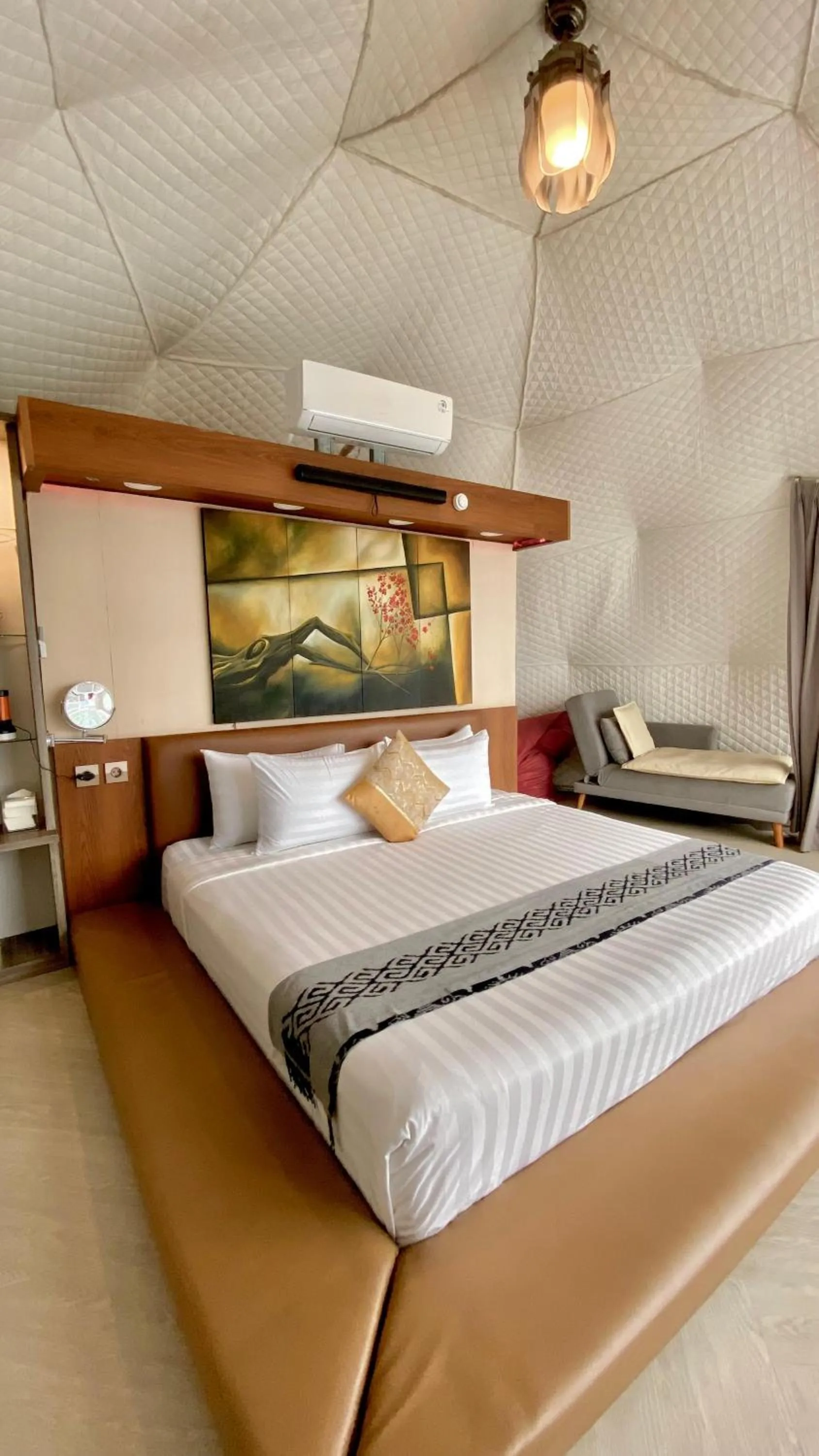 Bed in De Pointé Resort & Resto