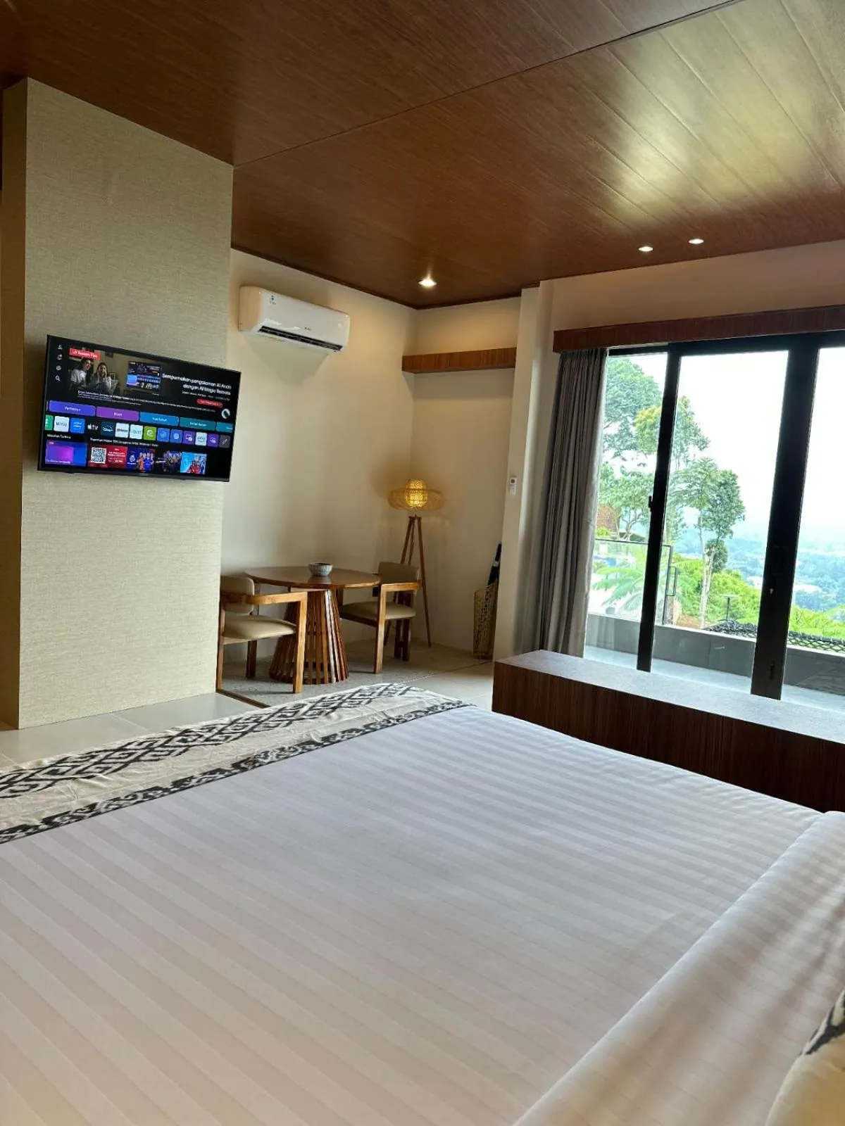 Bed in De Pointé Resort & Resto