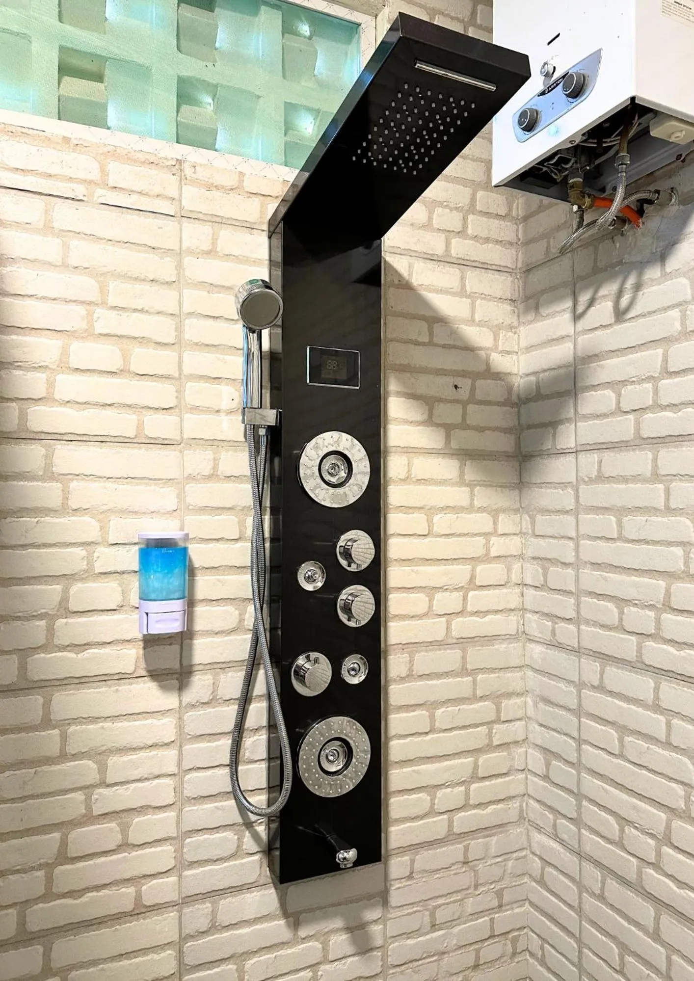 De Pointé Resort & Resto