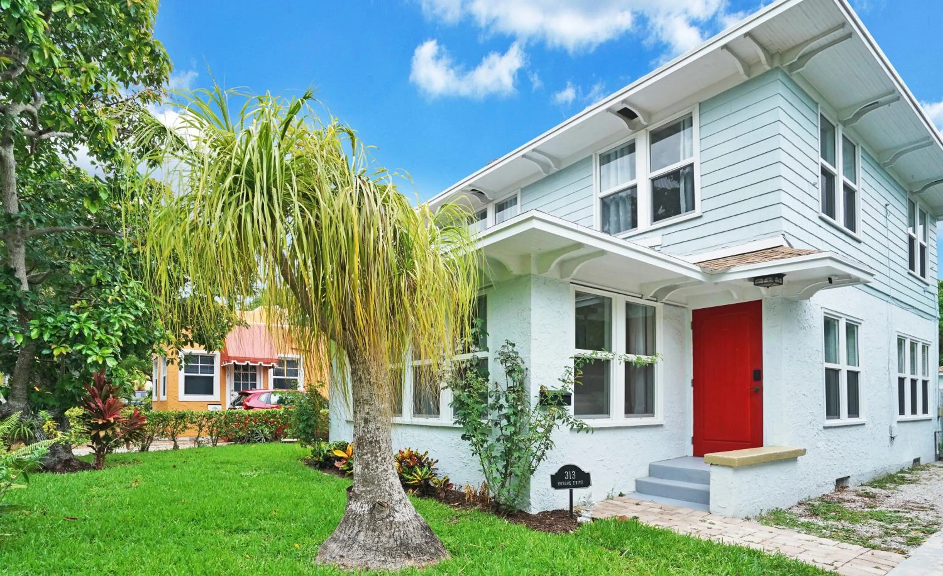 Facade/entrance in Charming Historic Home and Cottage minutes from the Intracoastal and the Beach