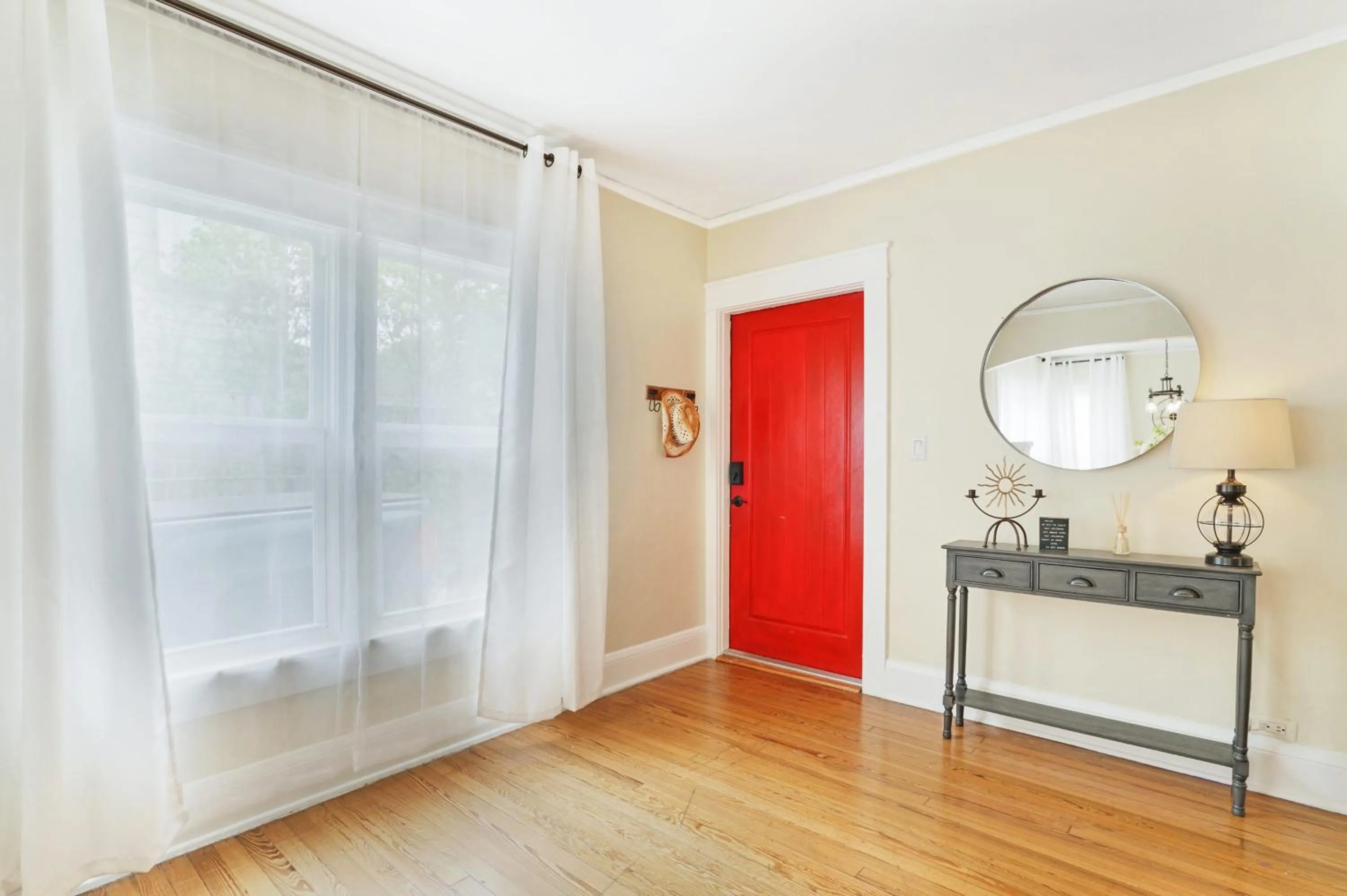 Facade/entrance in Charming Historic Home and Cottage minutes from the Intracoastal and the Beach