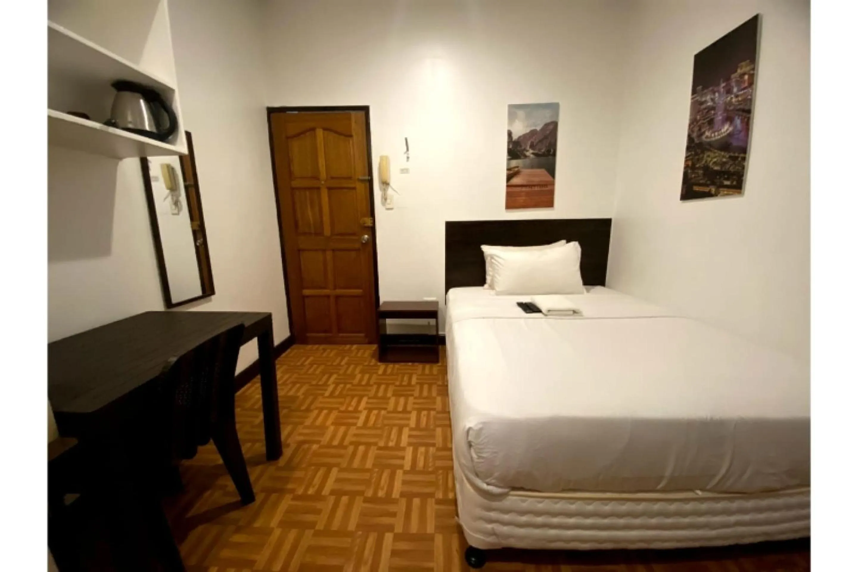 Bedroom, Bed in OYO 857 City Stay Inns Makati Avenue