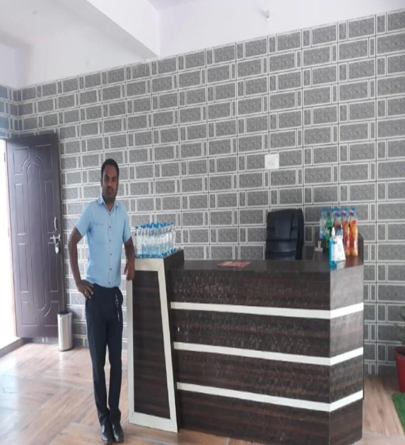 Lobby or reception in HOTEL PUSPWAN AND RESTAURANT by StayApart