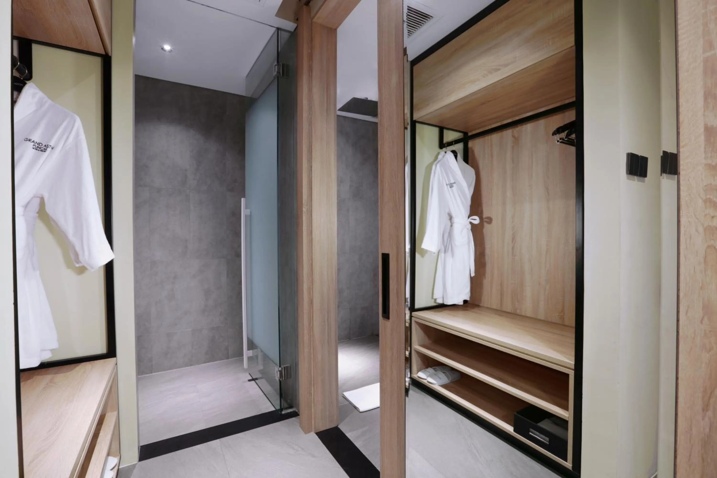 wardrobe in Grand Aston Puncak Hotel & Resort