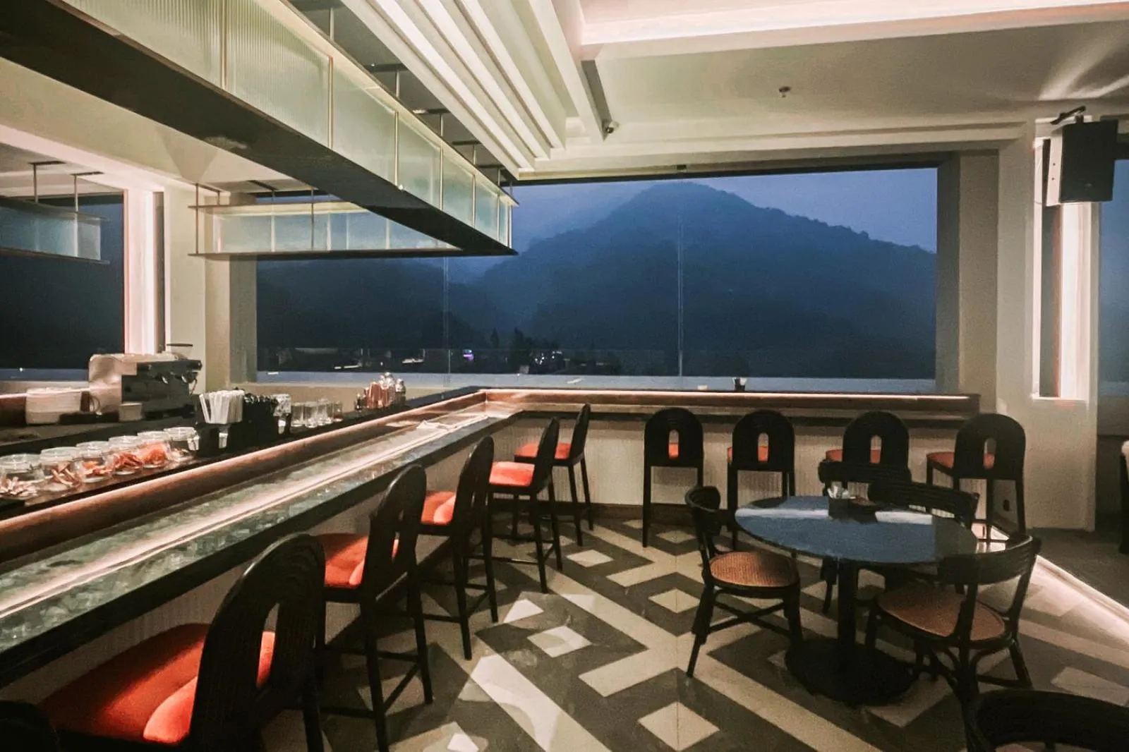 Lounge or bar in Grand Aston Puncak Hotel & Resort
