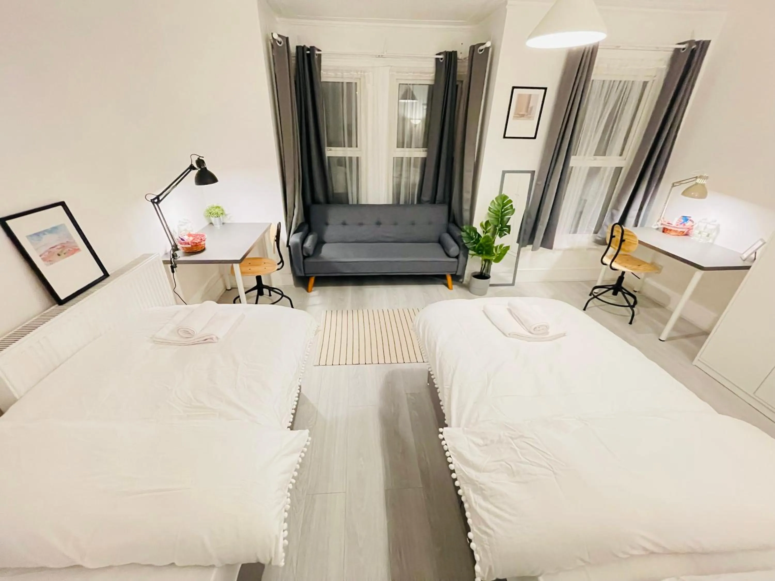 Bedroom, Bed in Leytonstone House - SleepyLodge