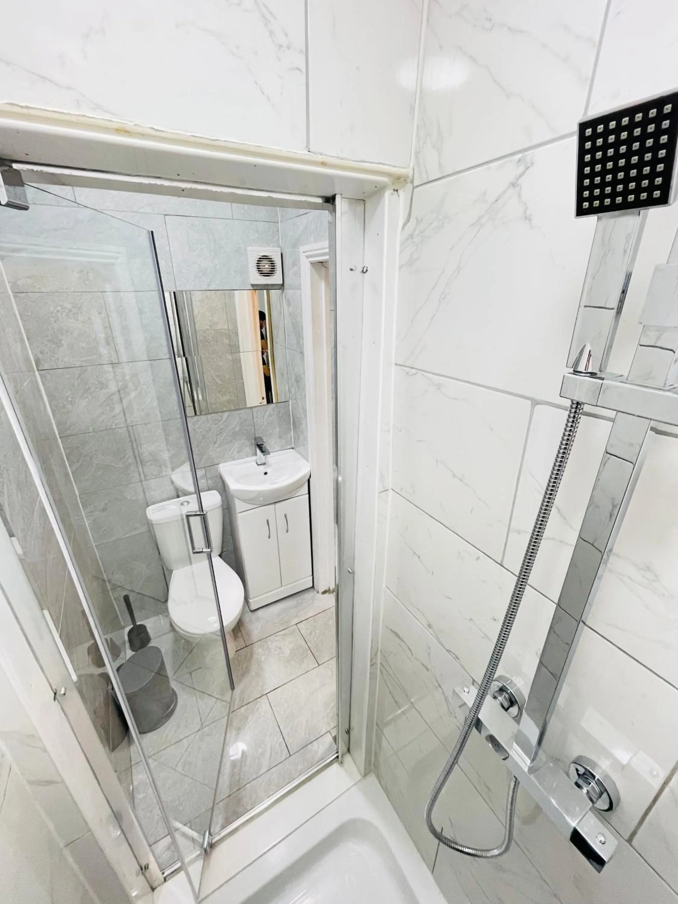 Bathroom in Leytonstone House - SleepyLodge