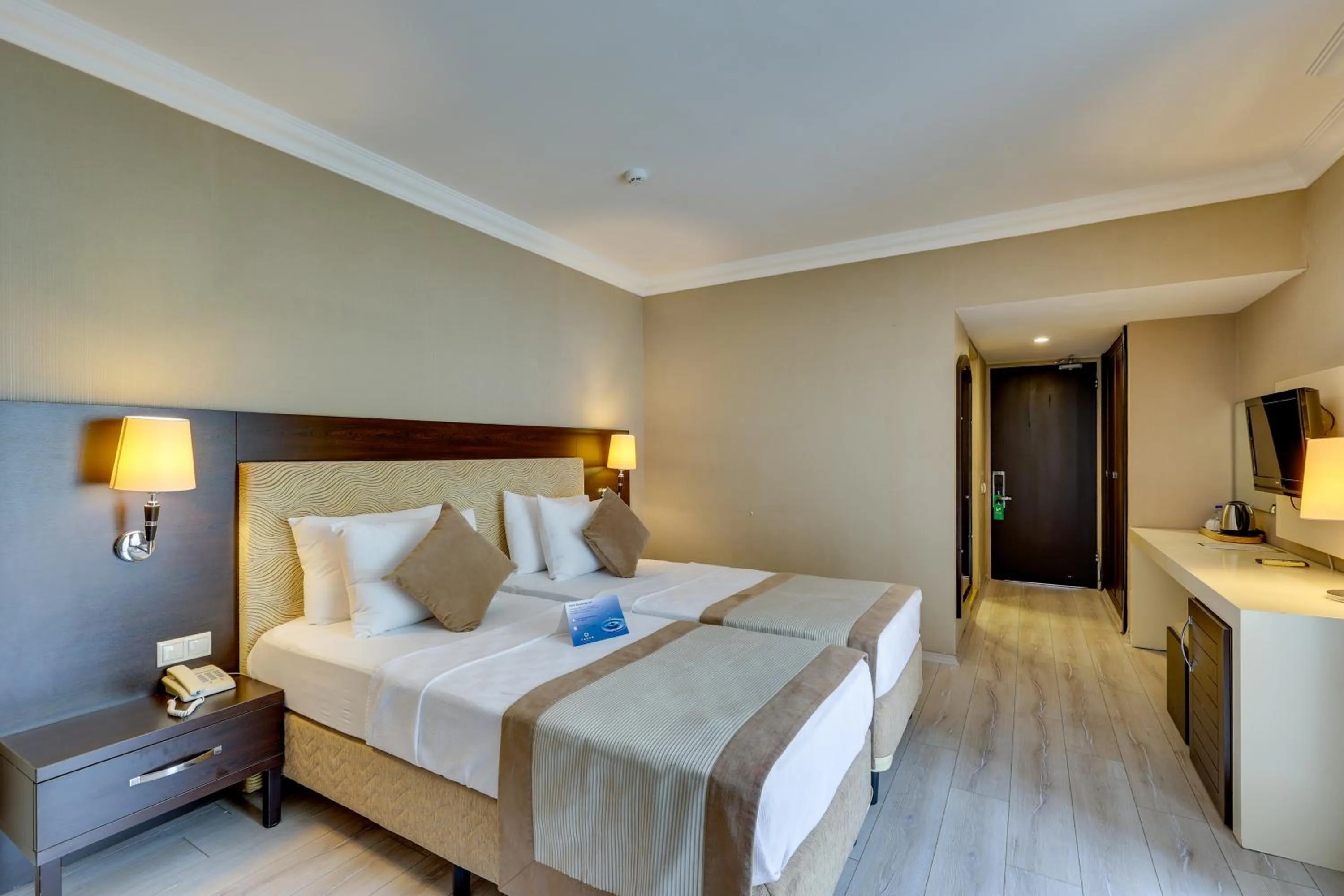 Photo of the whole room, Bed in Faros Premium Beach