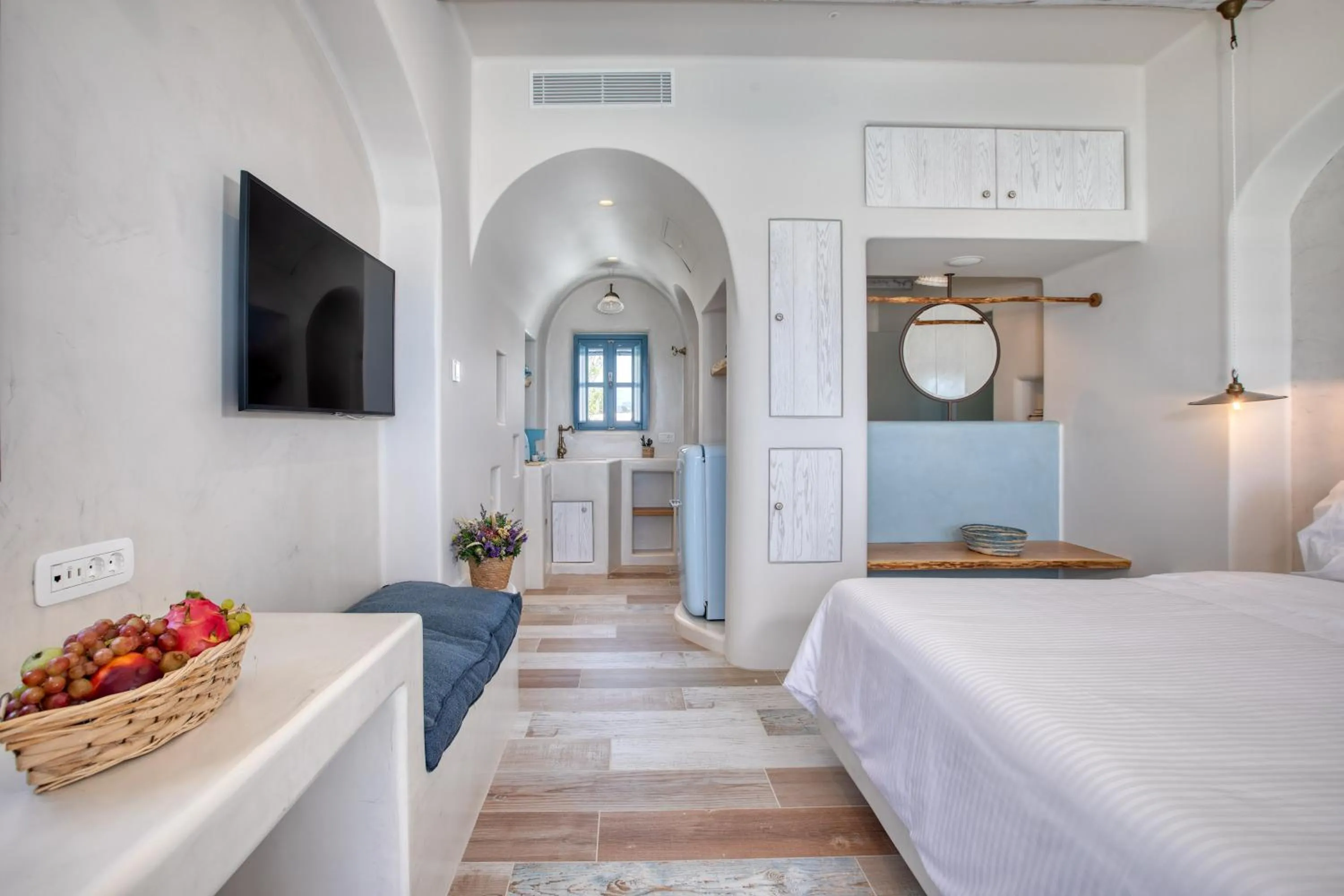 Property building, Bed in Blue Pearls-Adults Only Luxury Suites