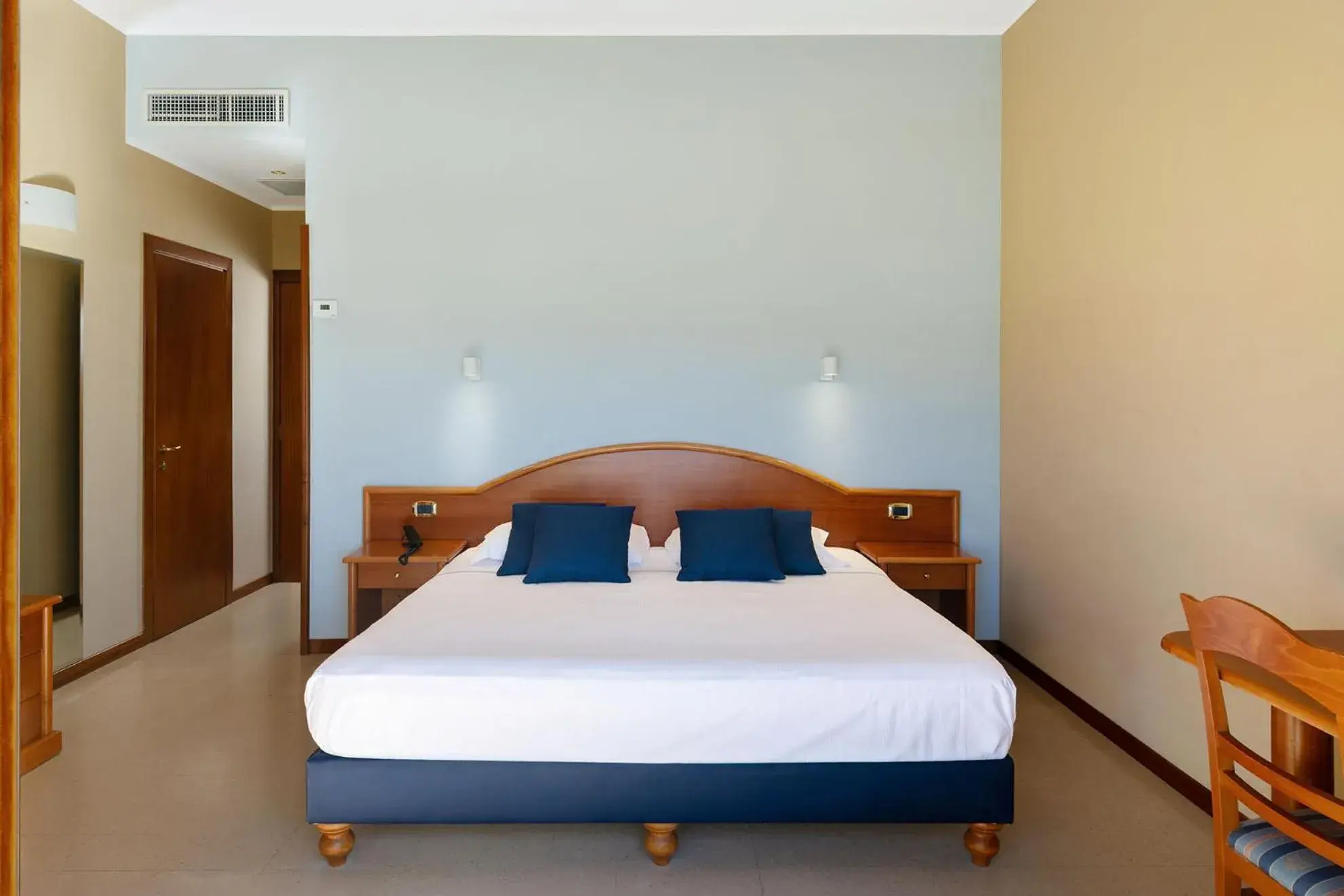 Comfort Double or Twin Room in Astura Palace Hotel Comfort Double or Twin Room in Astura Palace Hotel