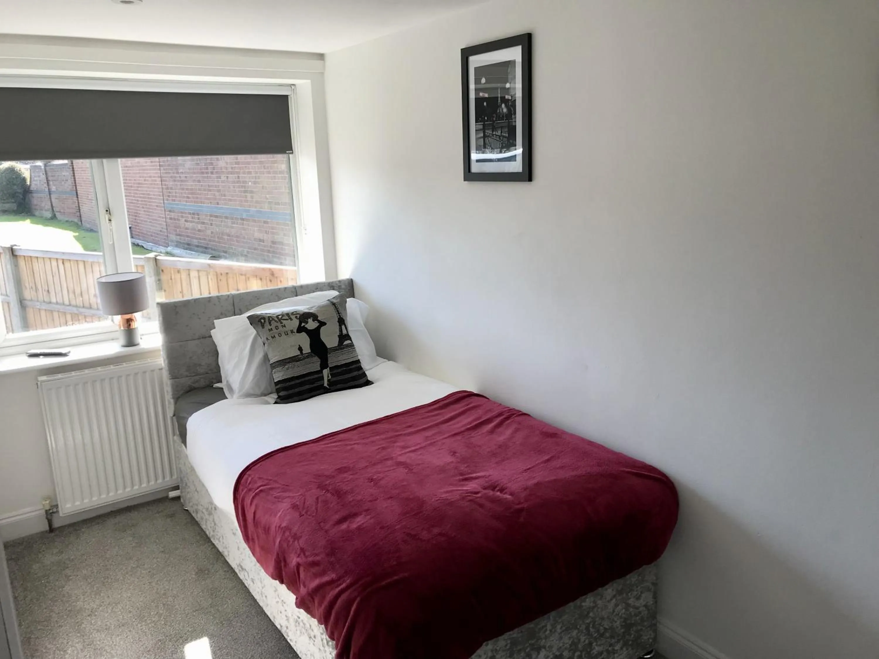 Bedroom, Bed in Stanford Villa