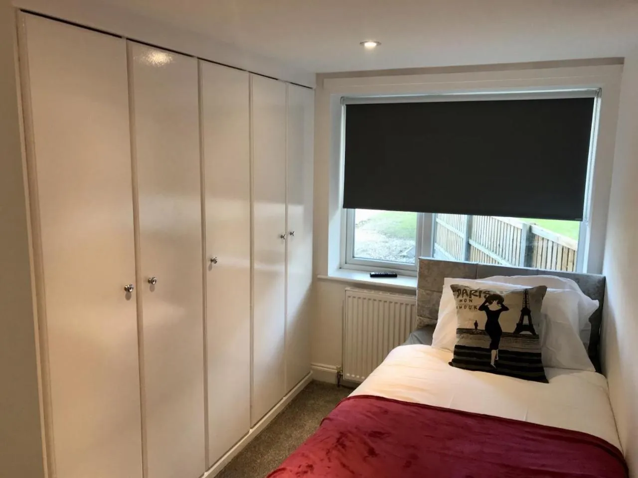 Bedroom, Bed in Stanford Villa