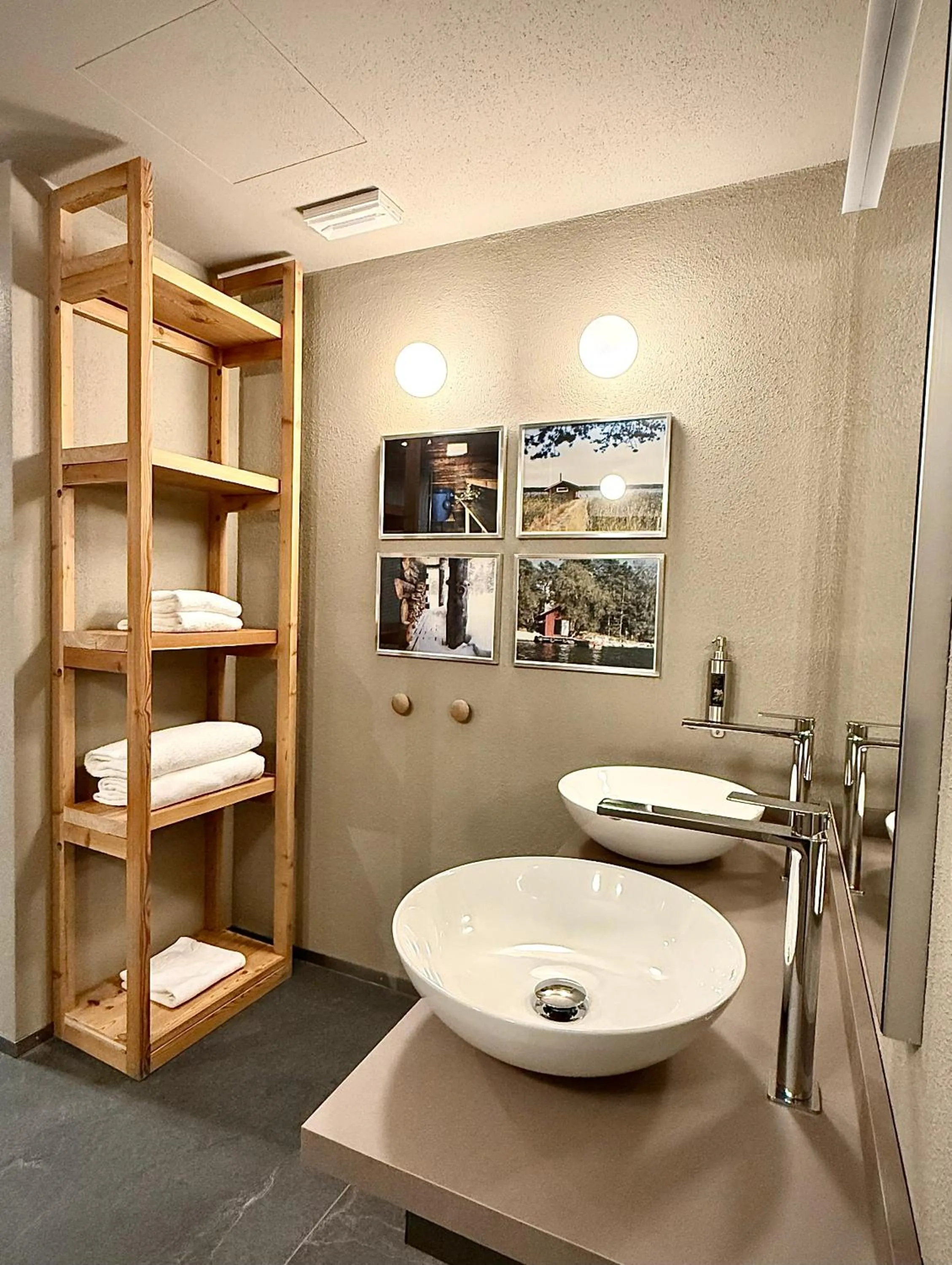 Bathroom in Hotel Village