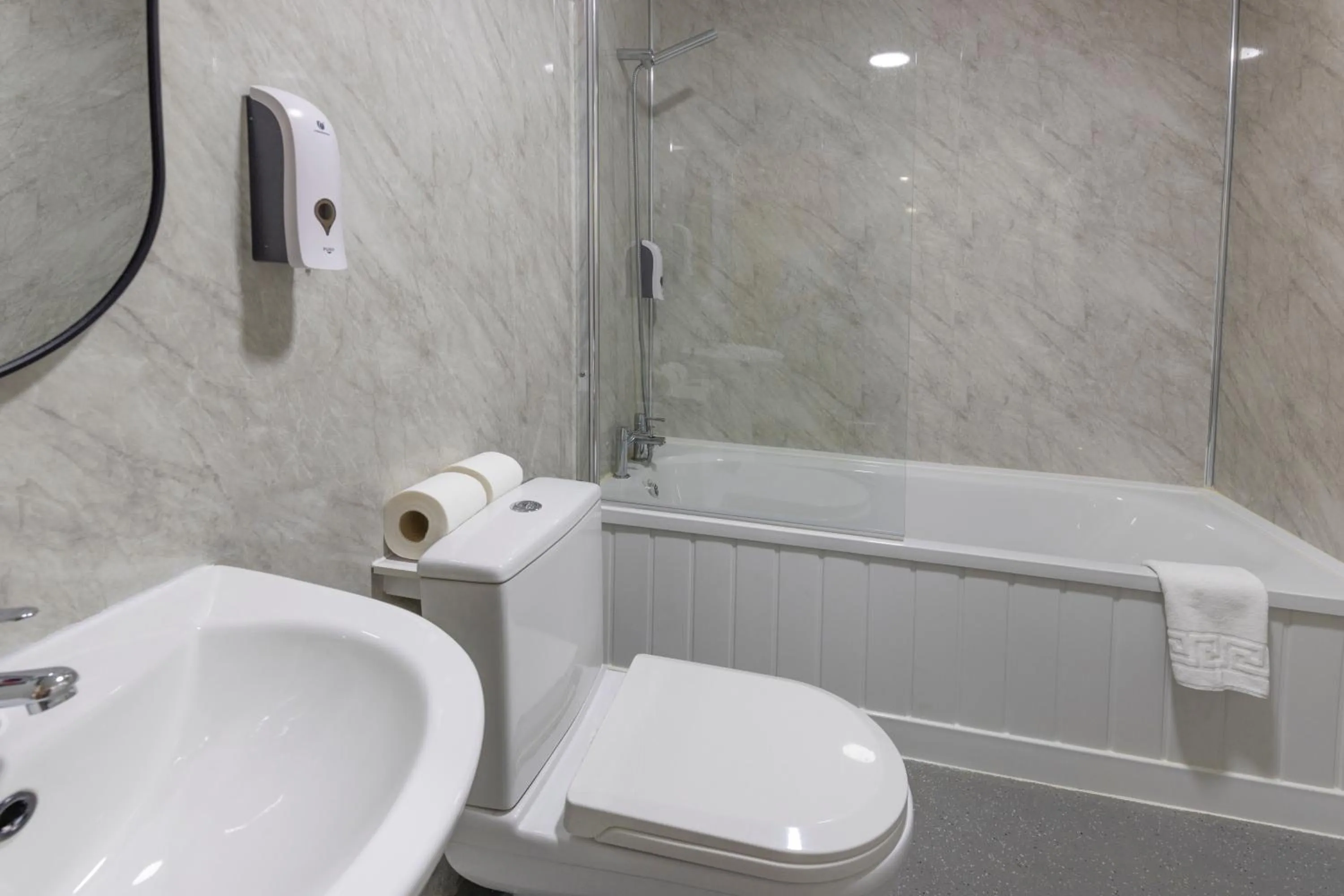 Bathroom in Best Western Ebbw Vale