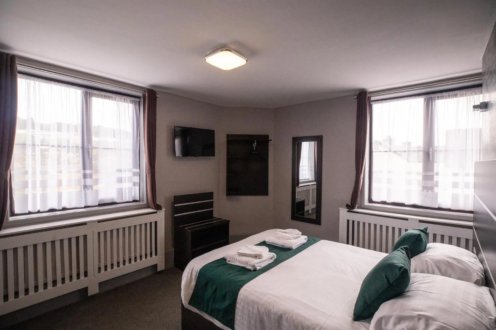 Bedroom, Bed in Best Western Ebbw Vale