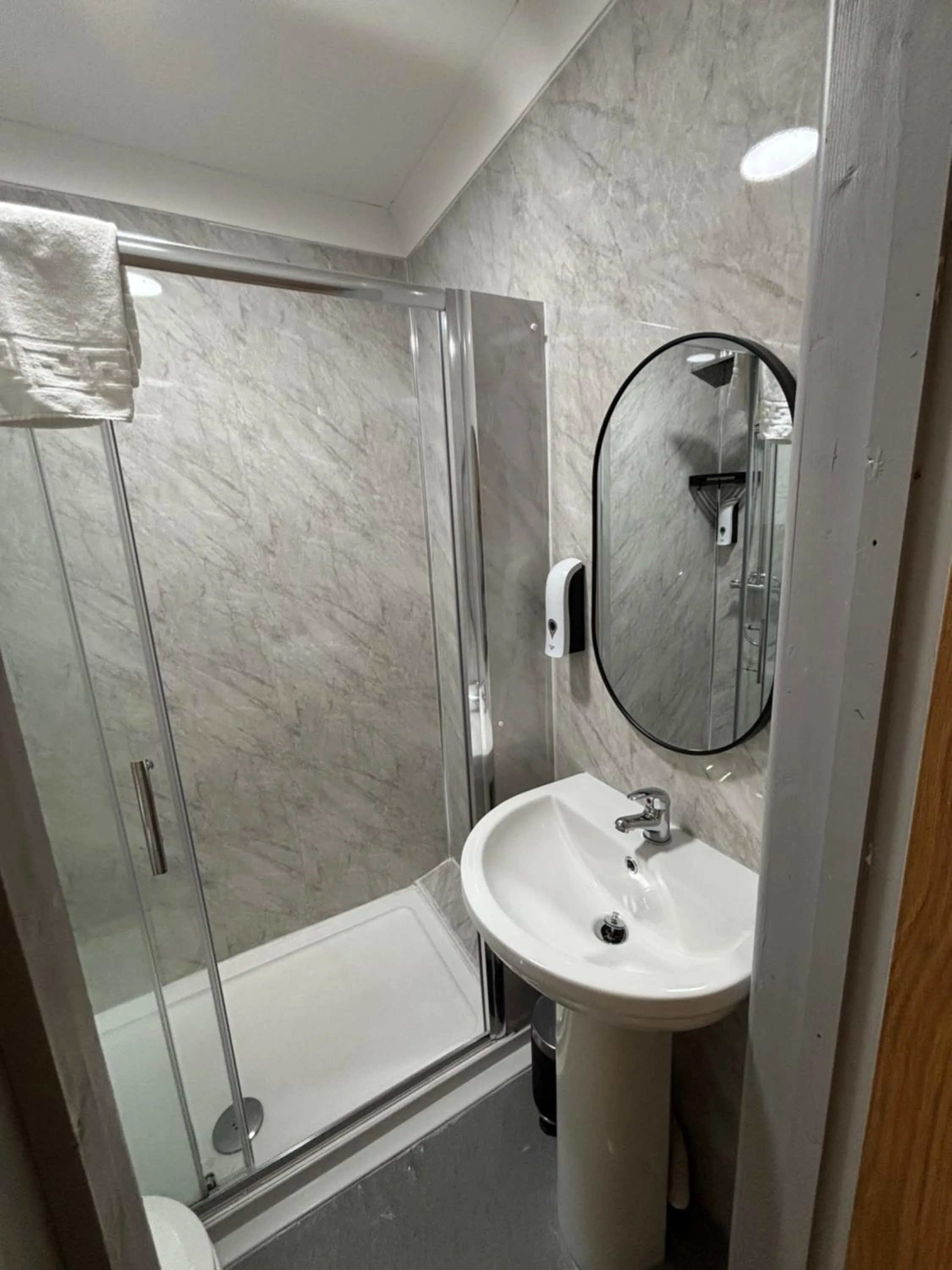 Shower in Best Western Ebbw Vale