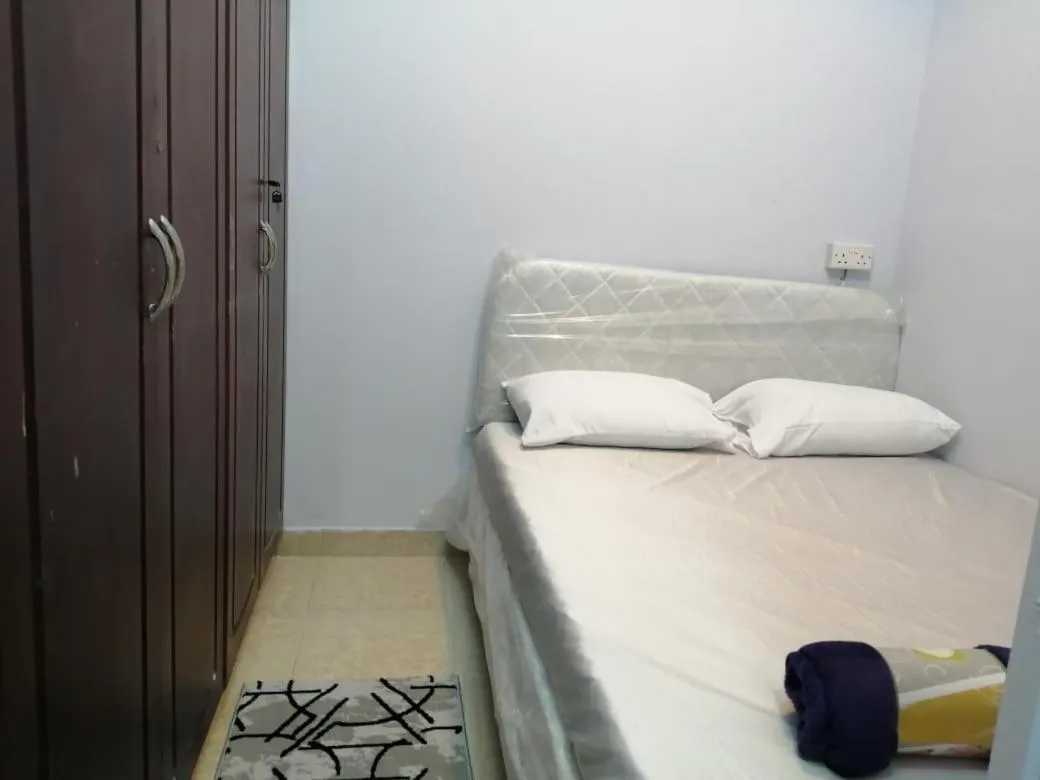 Bed in AlBarsha 1 Hostel by PHM