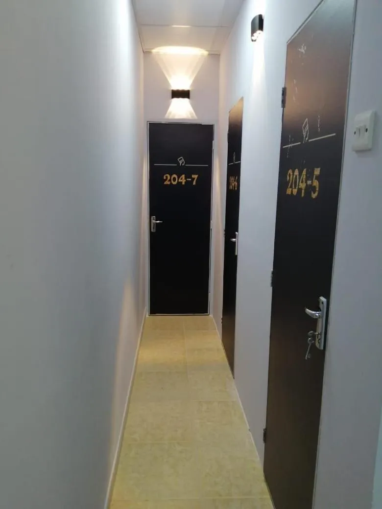 AlBarsha 1 Hostel by PHM