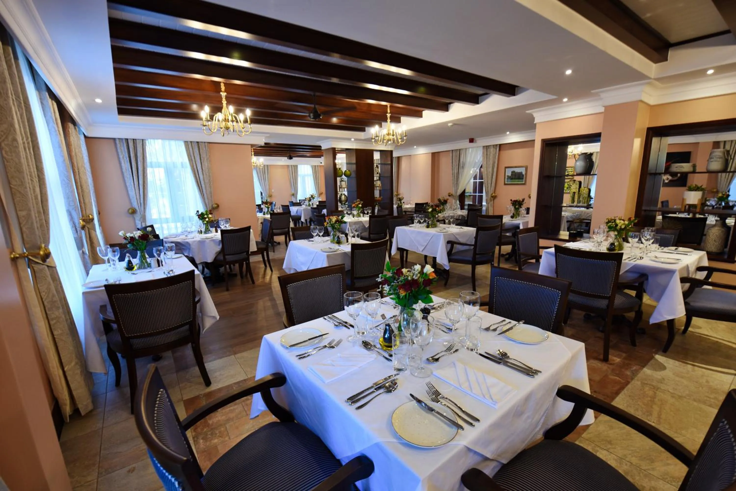 Restaurant/places to eat in Casa Solada Hotel