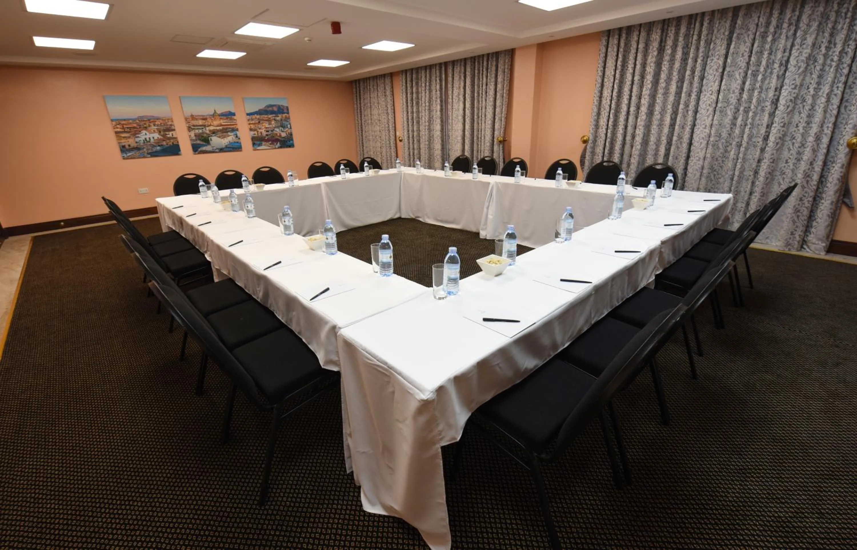 Meeting/conference room in Casa Solada Hotel