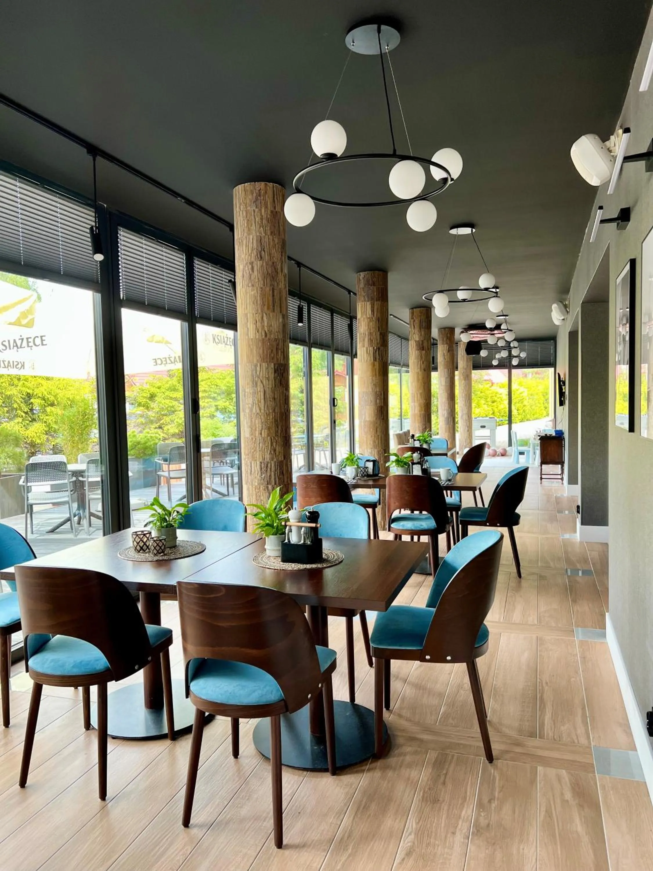 Restaurant/places to eat in BURSZTYN - BERNSTEIN APARTMENTS