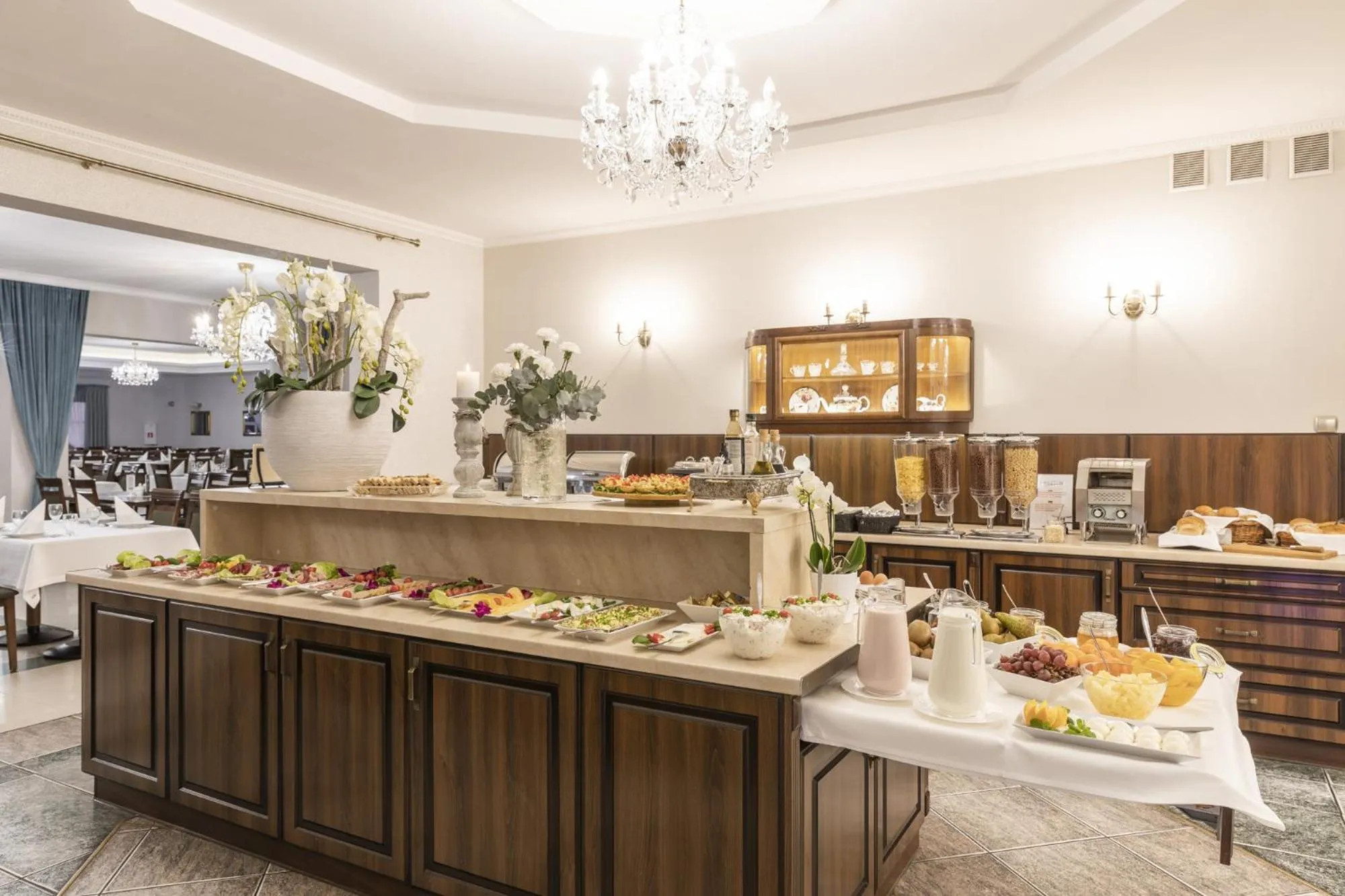 Restaurant/places to eat in BURSZTYN - BERNSTEIN APARTMENTS