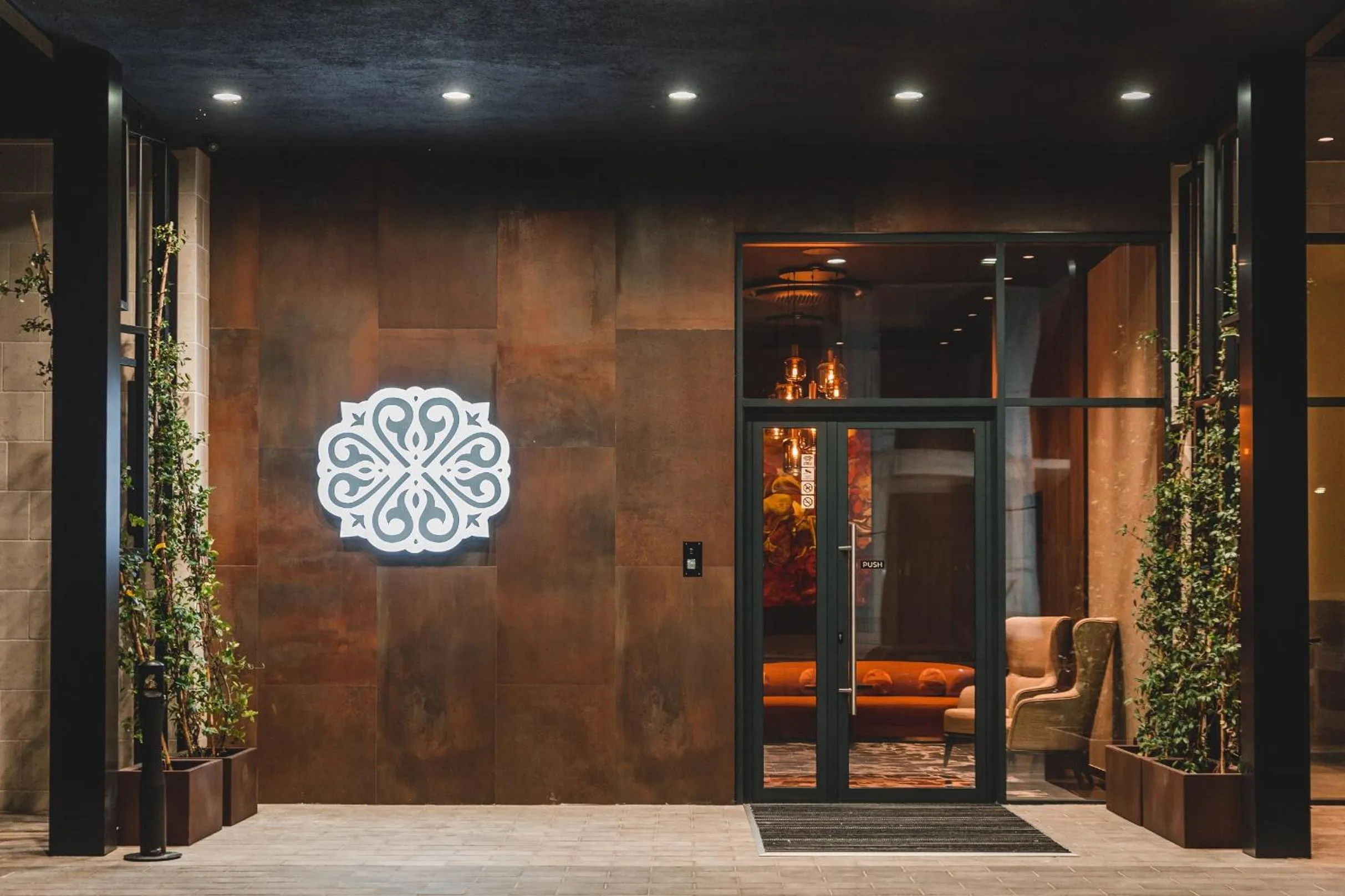 Facade/entrance in SIGNUM Hotel