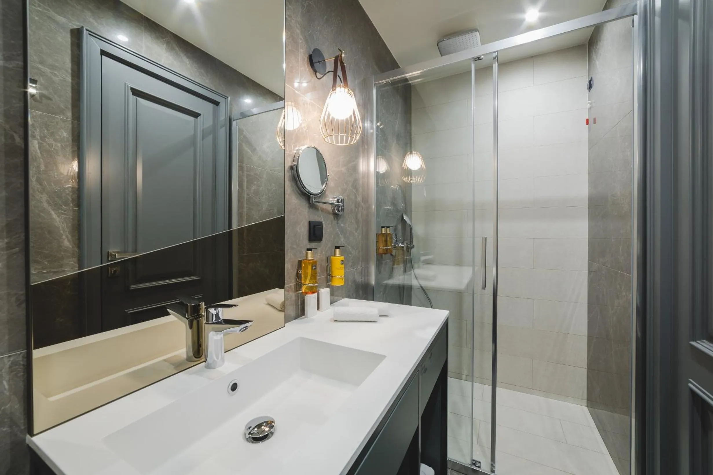 Bathroom in SIGNUM Hotel