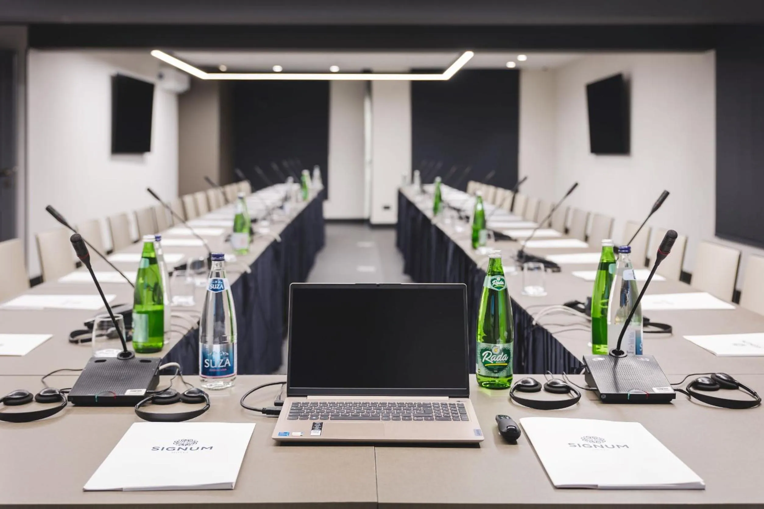Meeting/conference room in SIGNUM Hotel