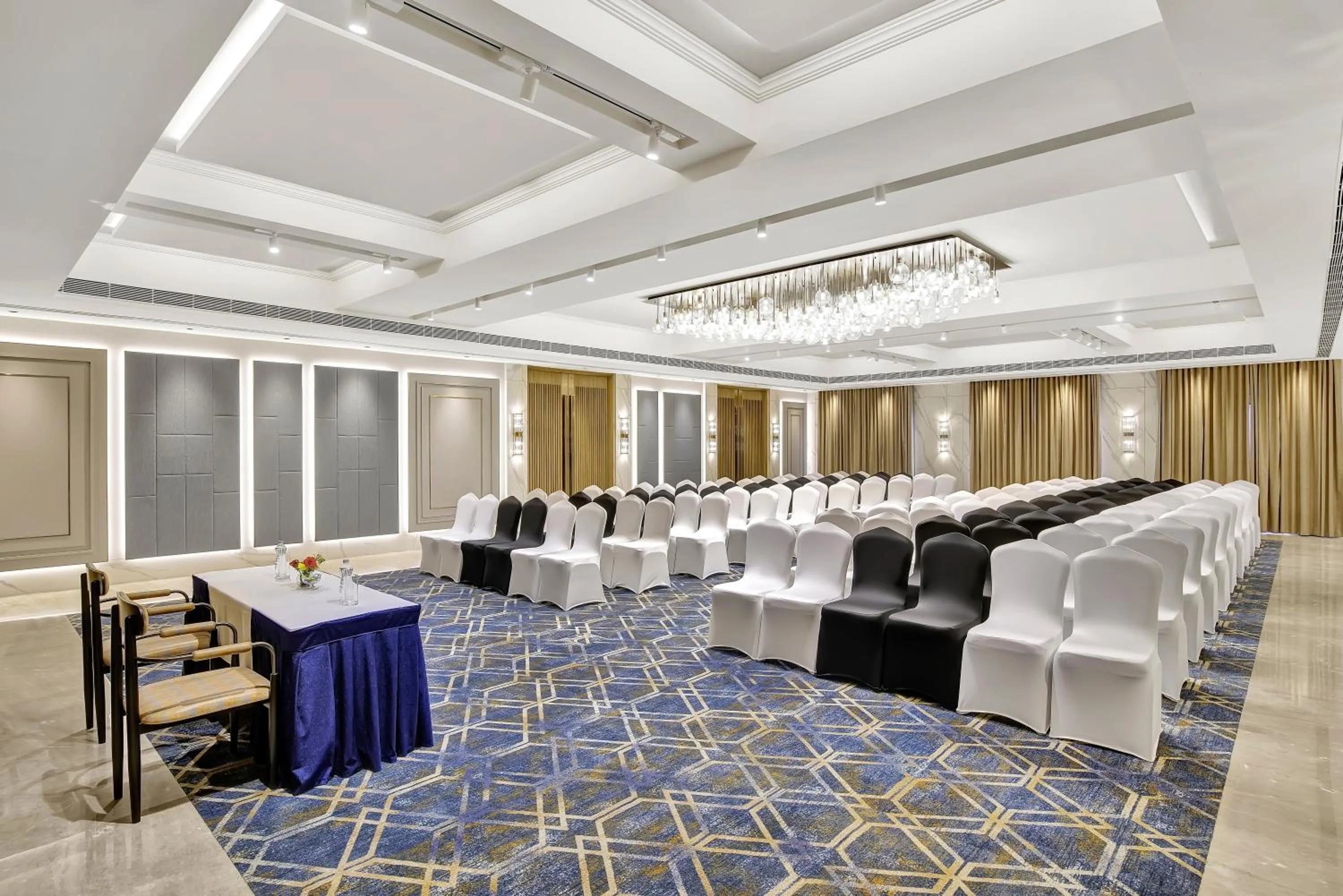 Business facilities in Park Inn by Radisson Surat