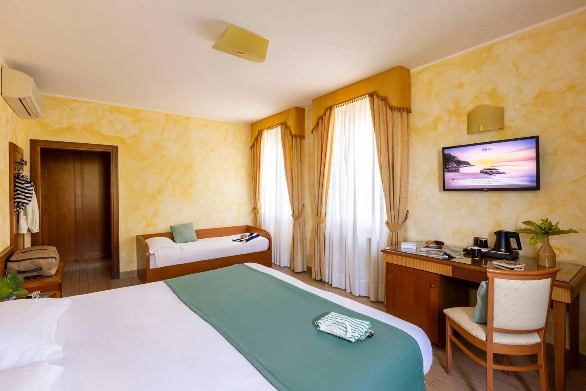 Bedroom, Bed in Hotel & Residence Venezia 2000