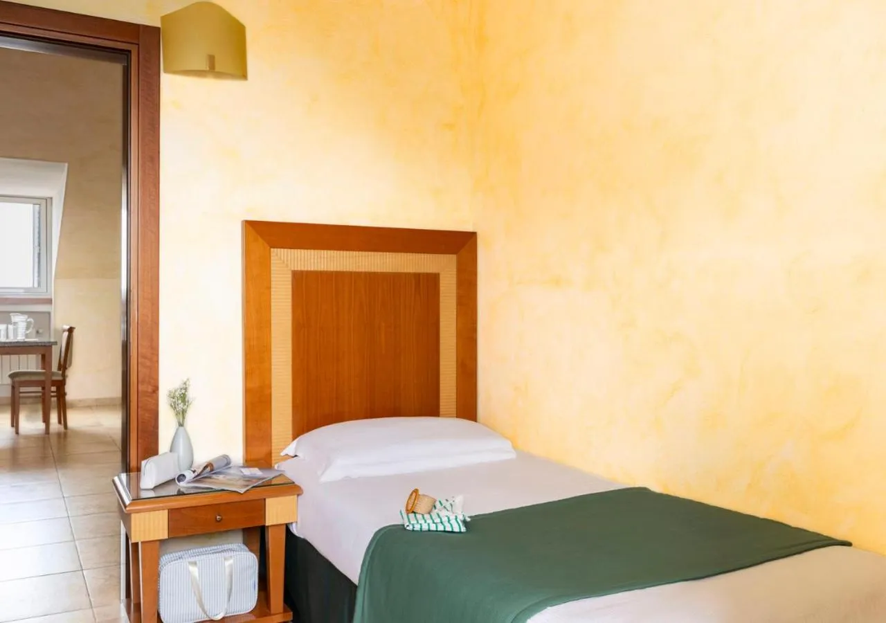 Bedroom, Bed in Hotel & Residence Venezia 2000