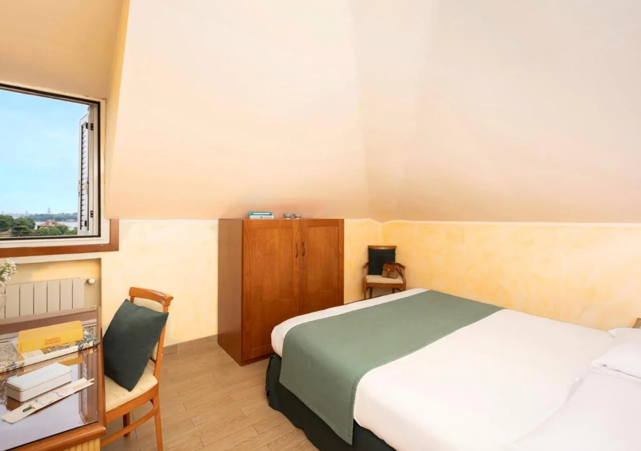 Bedroom, Bed in Hotel & Residence Venezia 2000