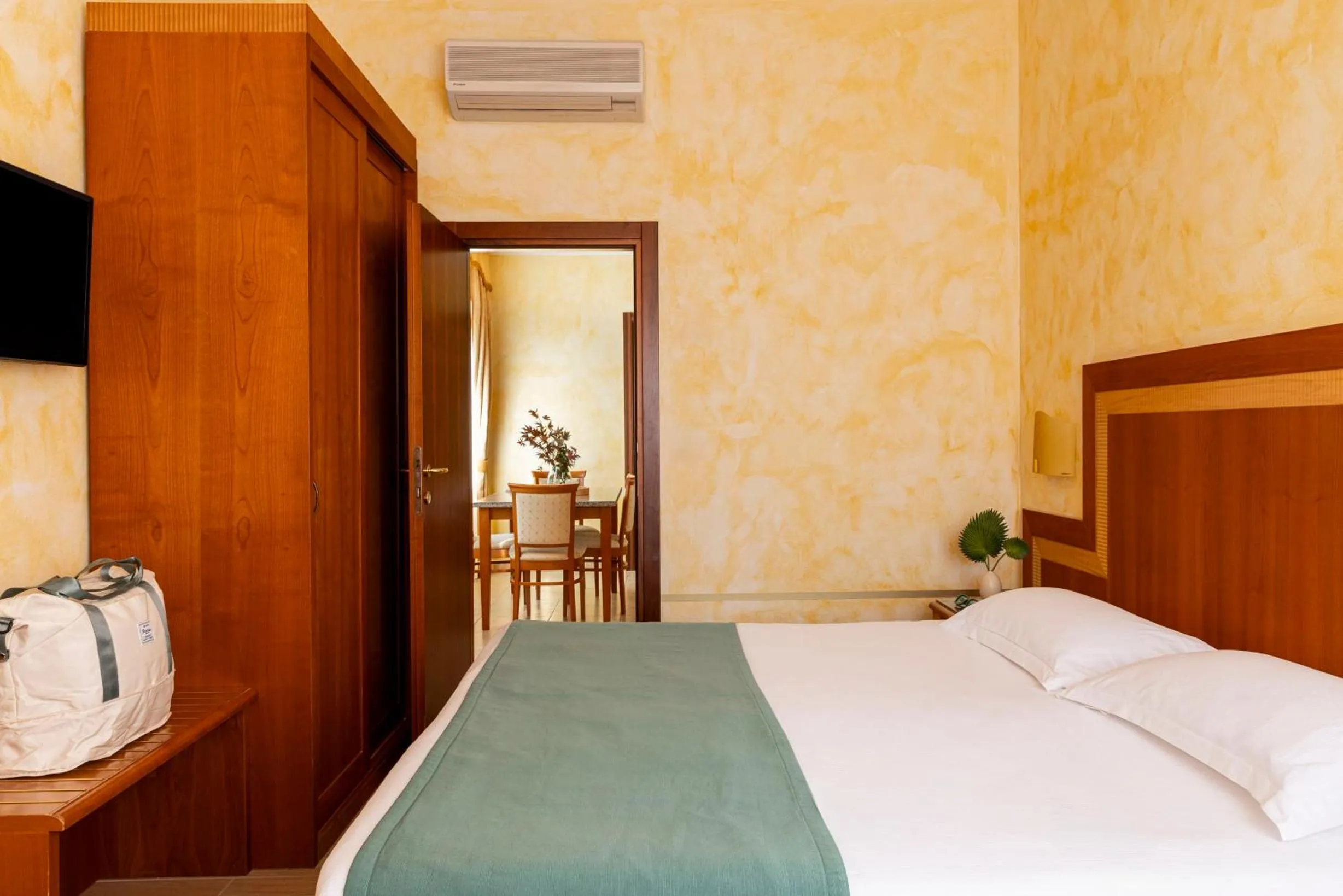 Bedroom, Bed in Hotel & Residence Venezia 2000