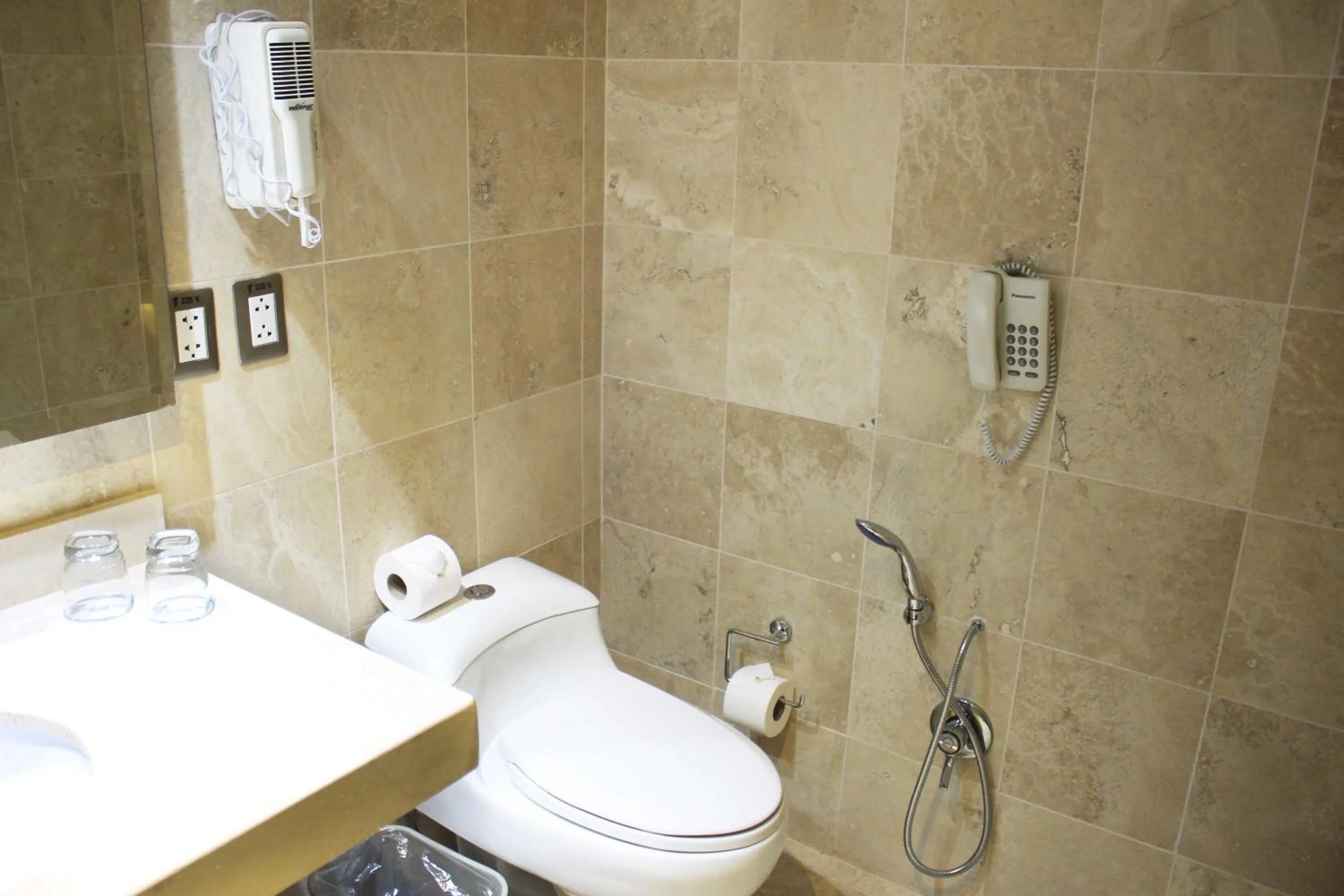 Bathroom in Sol de Oro Hotel & Suites