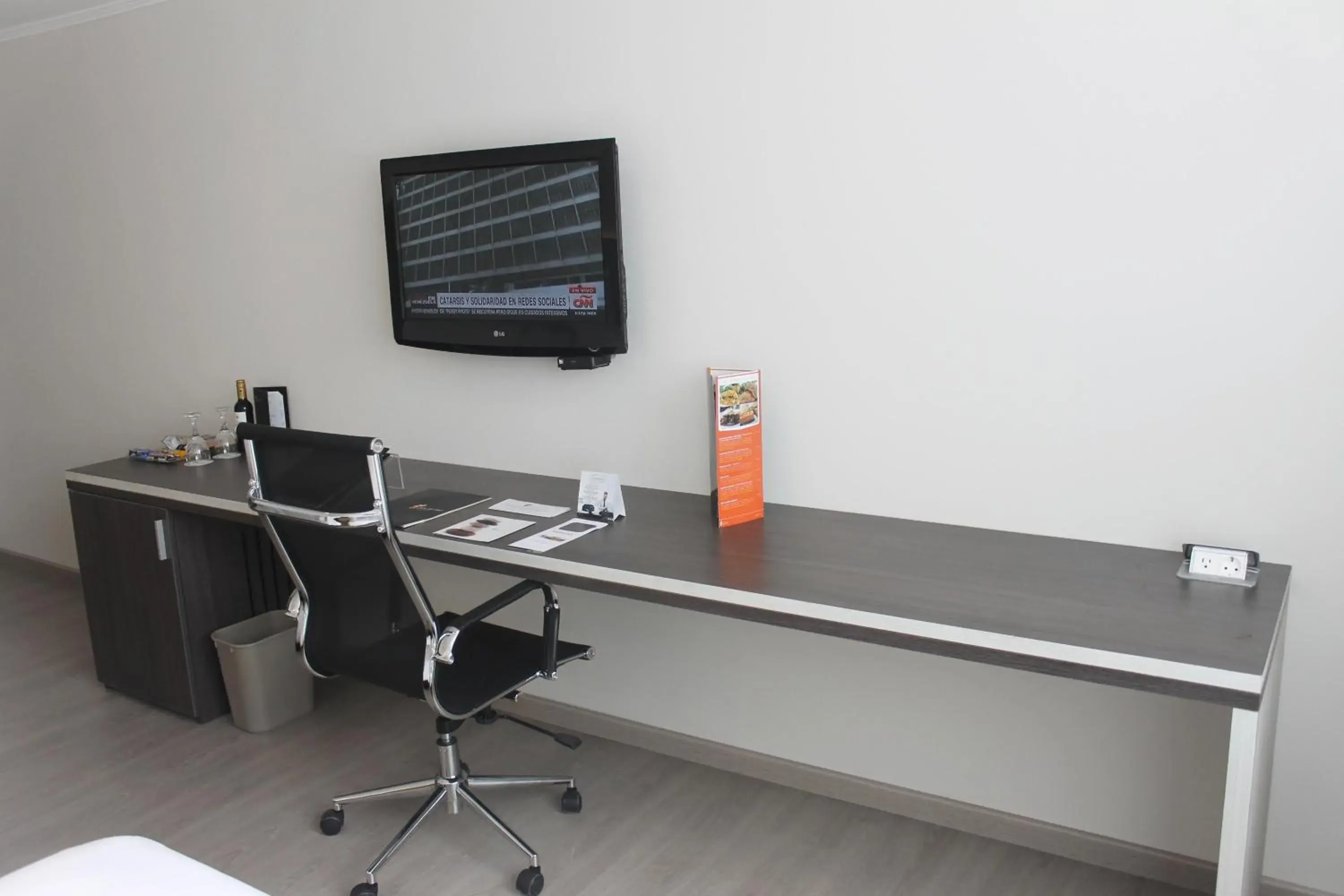 Standard Twin Room in Sol de Oro Hotel & Suites Standard Twin Room in Sol de Oro Hotel & Suites