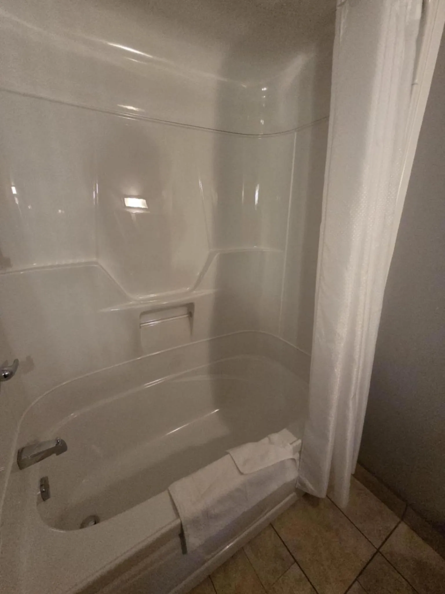 Shower in Hôtel le 625