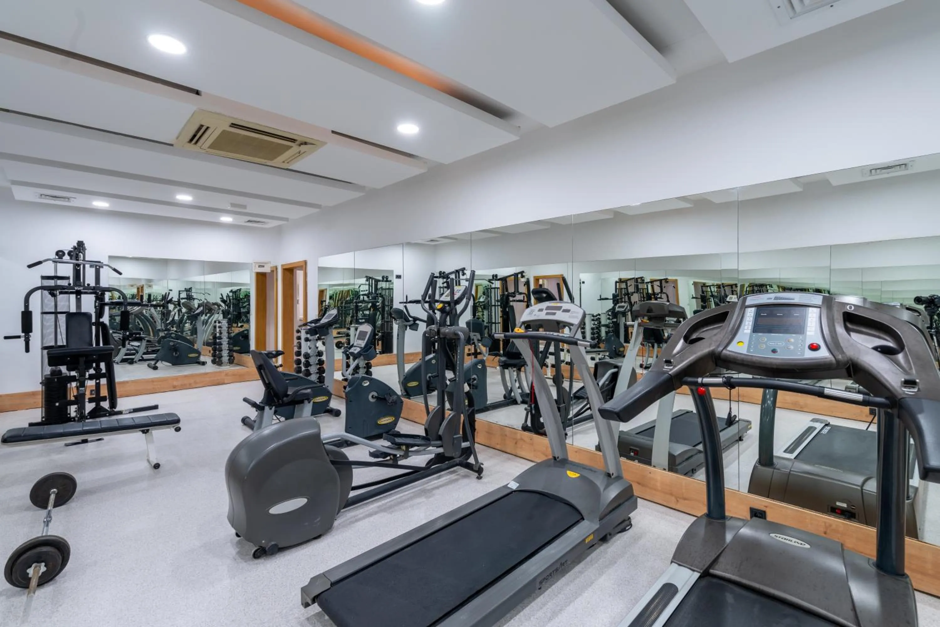 Fitness centre/facilities in PEARLY HOTEL