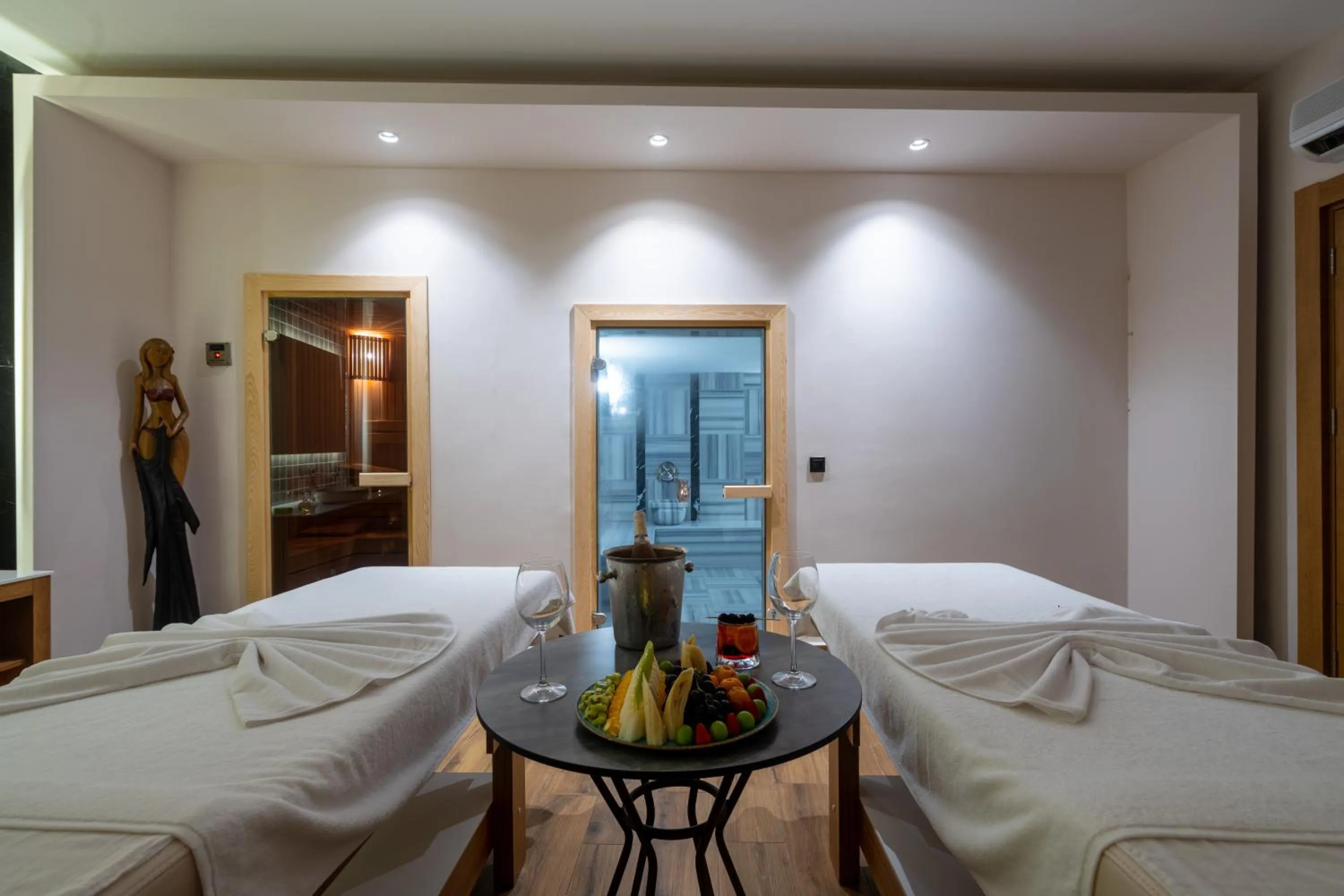 Spa and wellness centre/facilities, Bed in PEARLY HOTEL