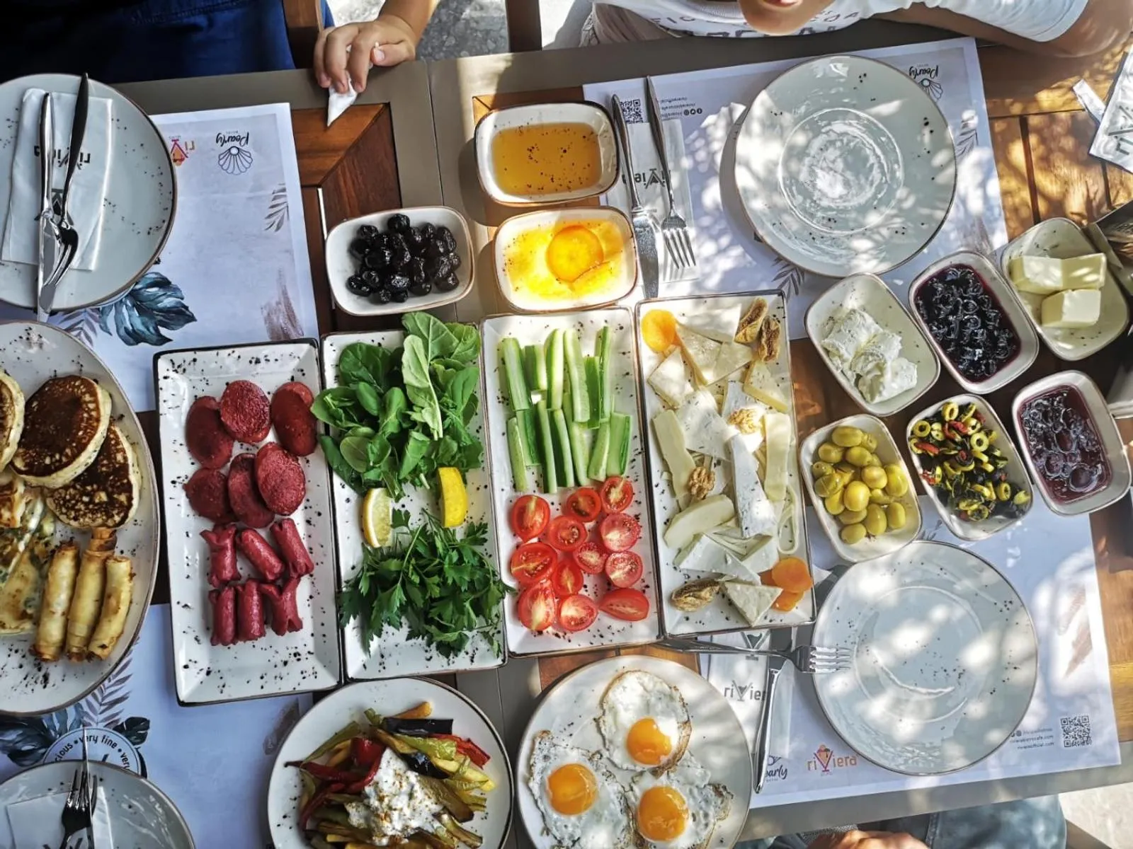 Breakfast in PEARLY HOTEL