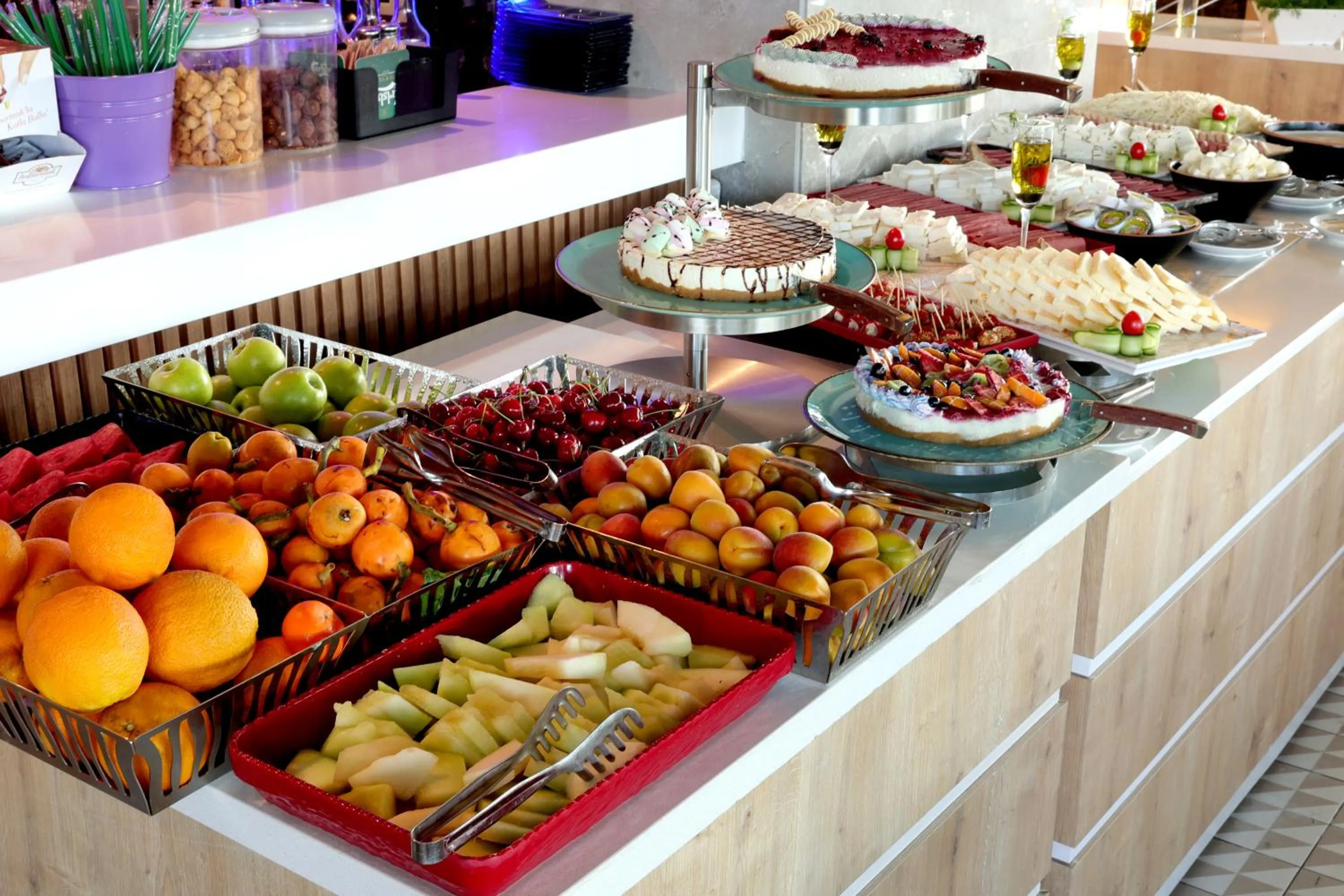 Breakfast in PEARLY HOTEL