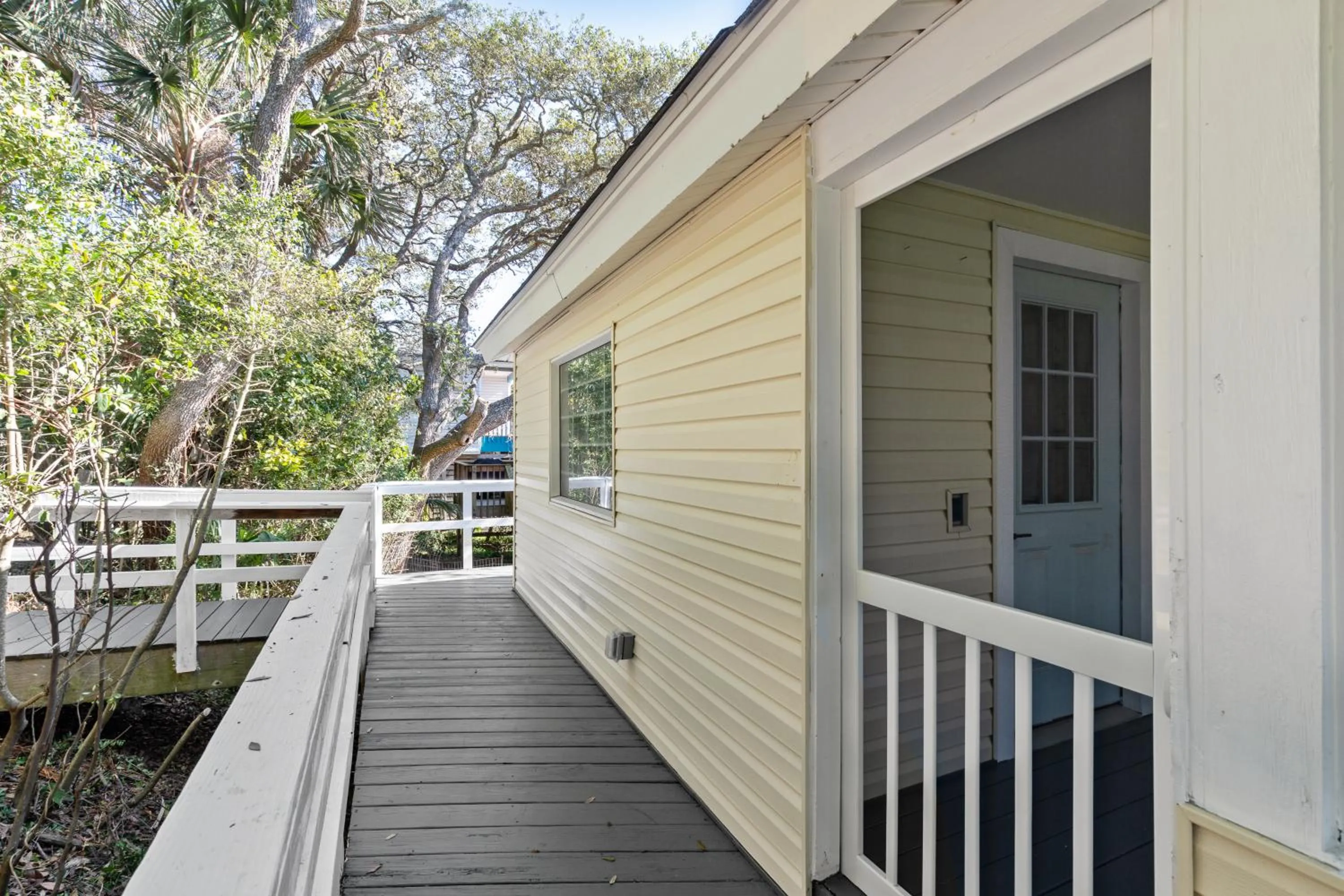 222 W Ashley - Sea Breeze - Minutes to the Ocean and Downtown Folly Beach